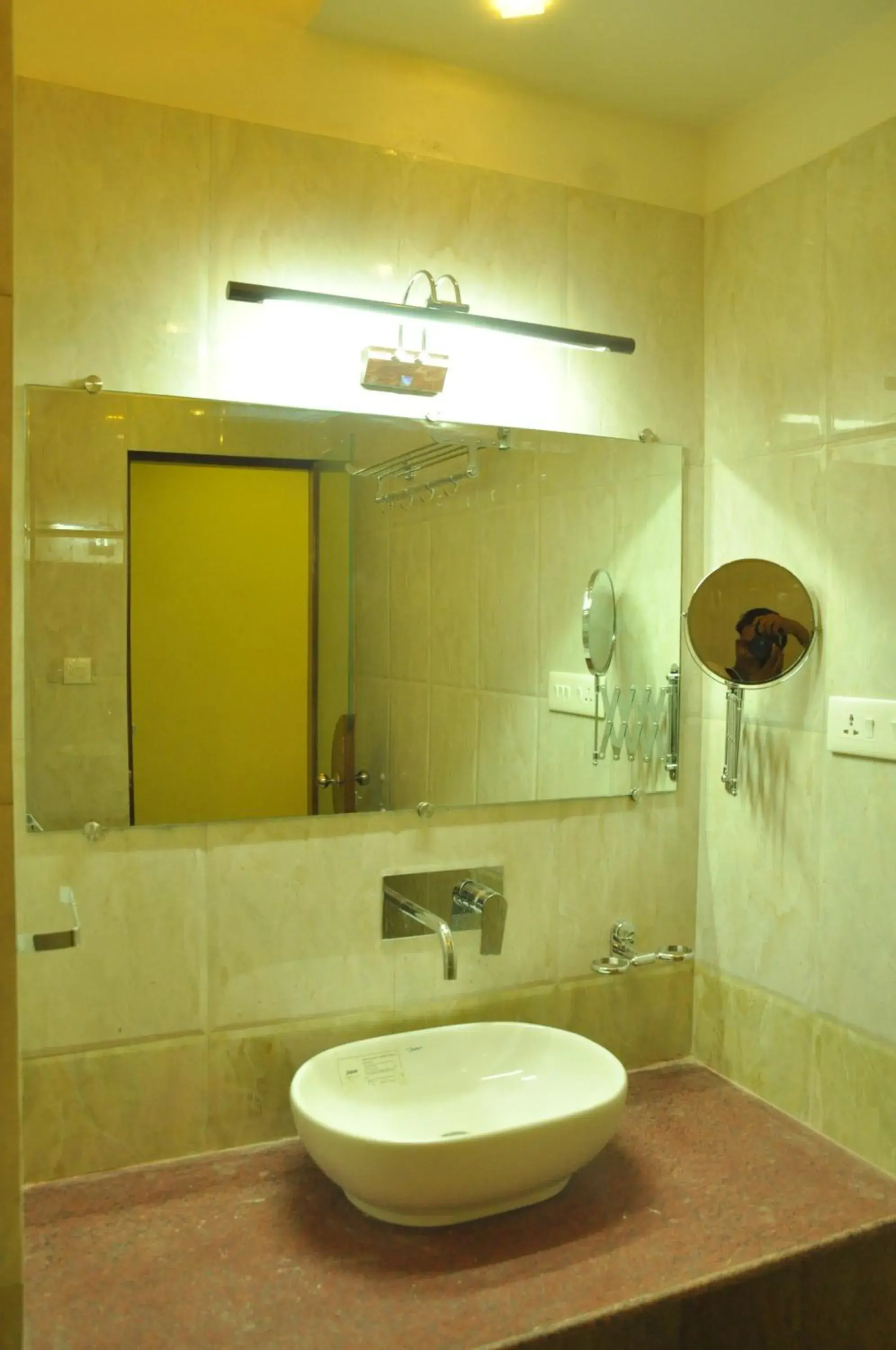 Bathroom in Hotel Banaras Haveli