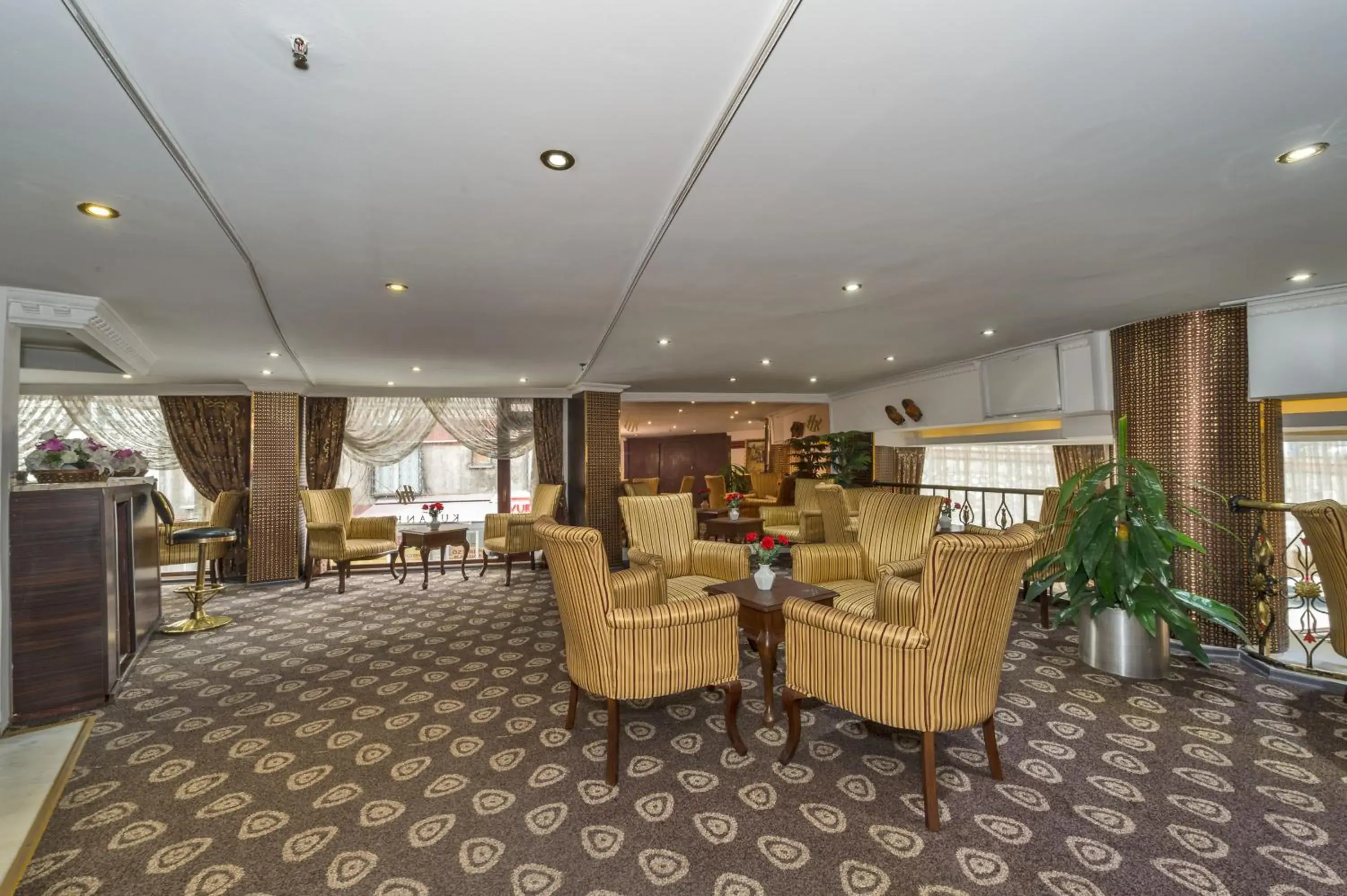 Lounge or bar, Lobby/Reception in Kuran Hotel International