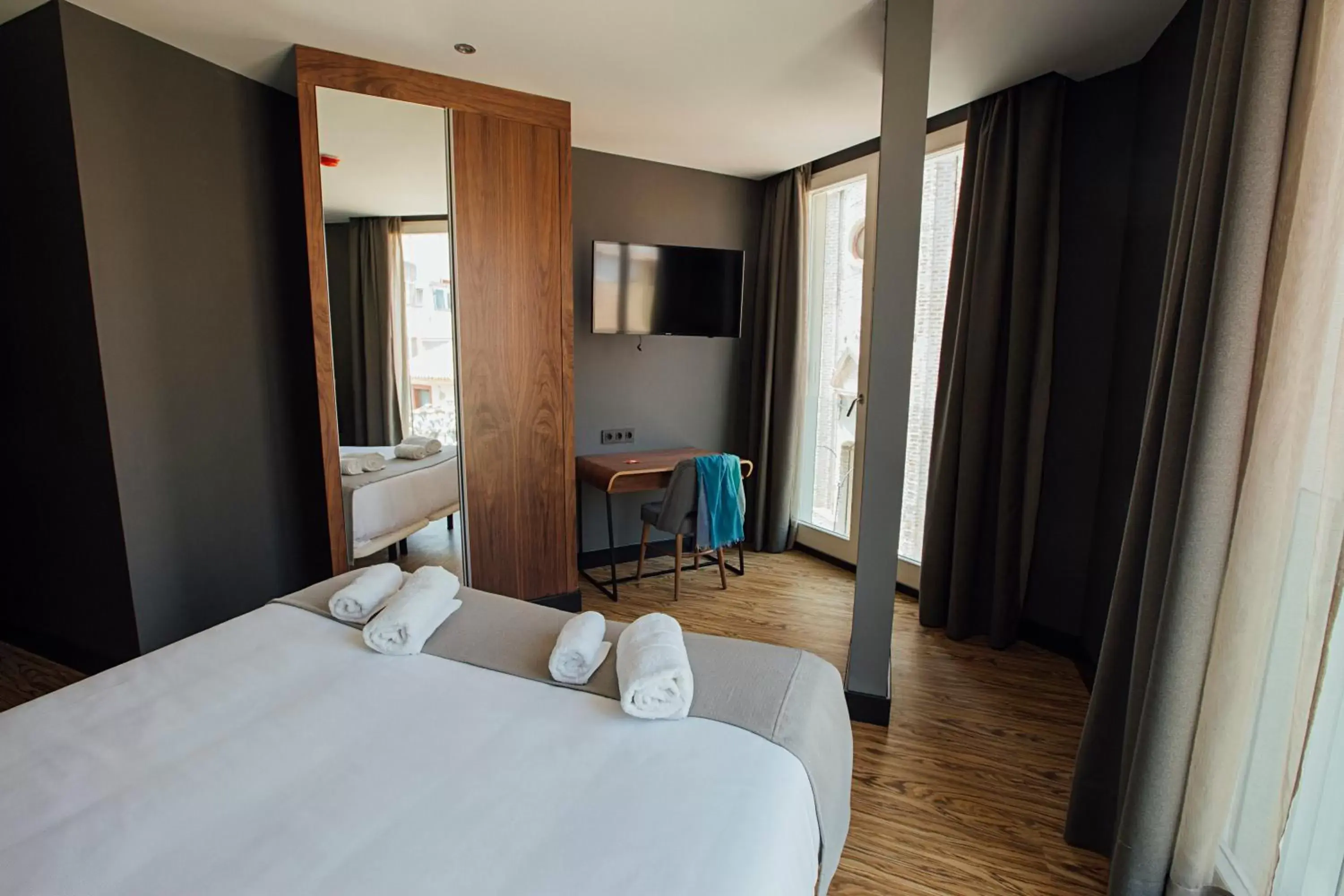 TV and multimedia, Bed in Málaga Premium Hotel