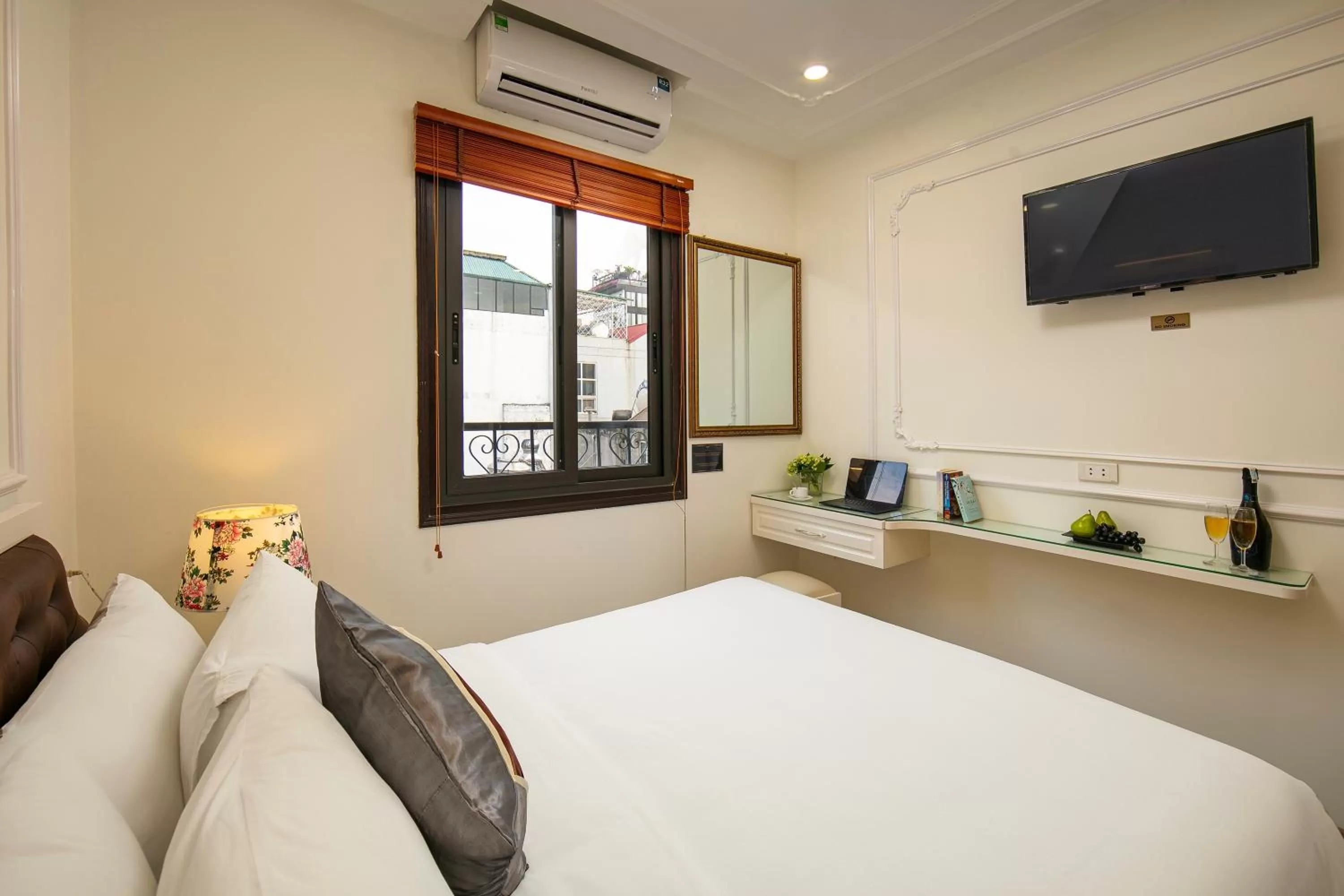 Bed in TrangTrang Classy Hotel