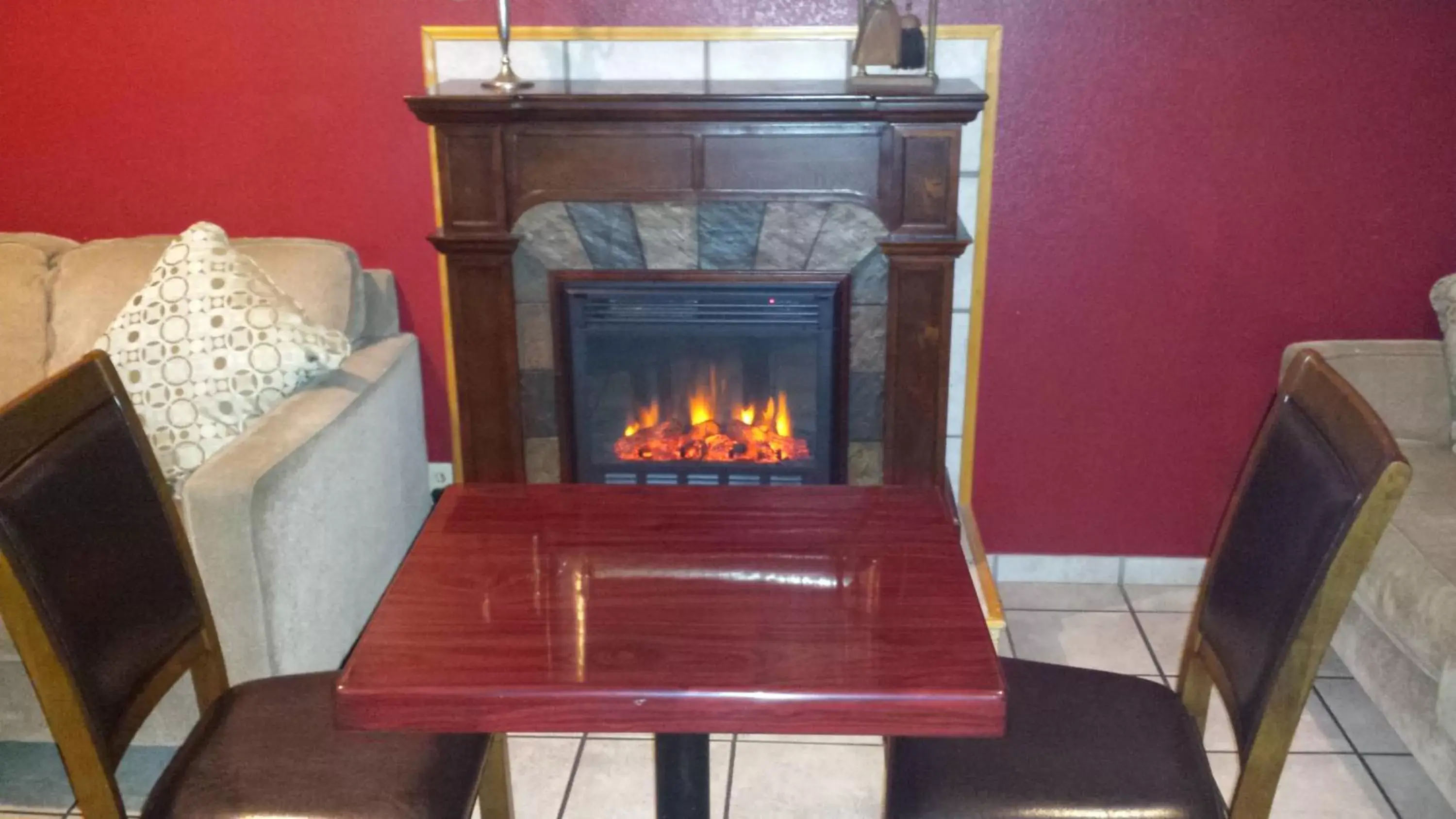 Seating area in Ramada by Wyndham Arcata