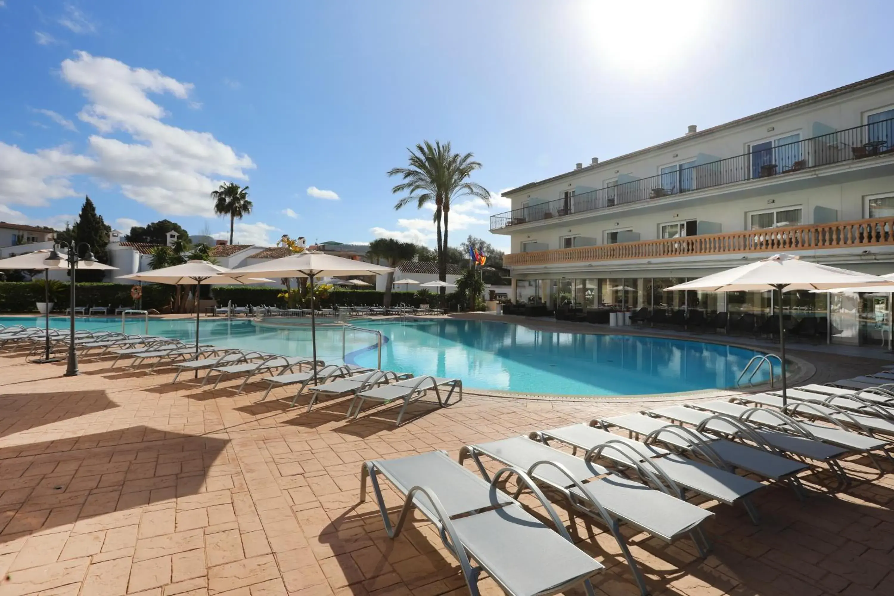 Property building, Swimming Pool in Hotel La Pergola Mallorca