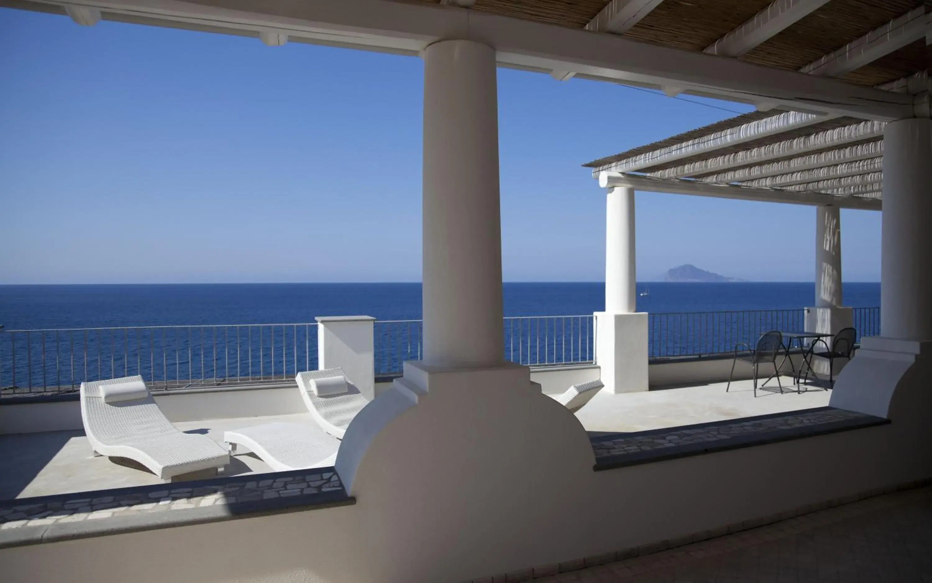 Balcony/Terrace, Sea View in Hotel Cutimare