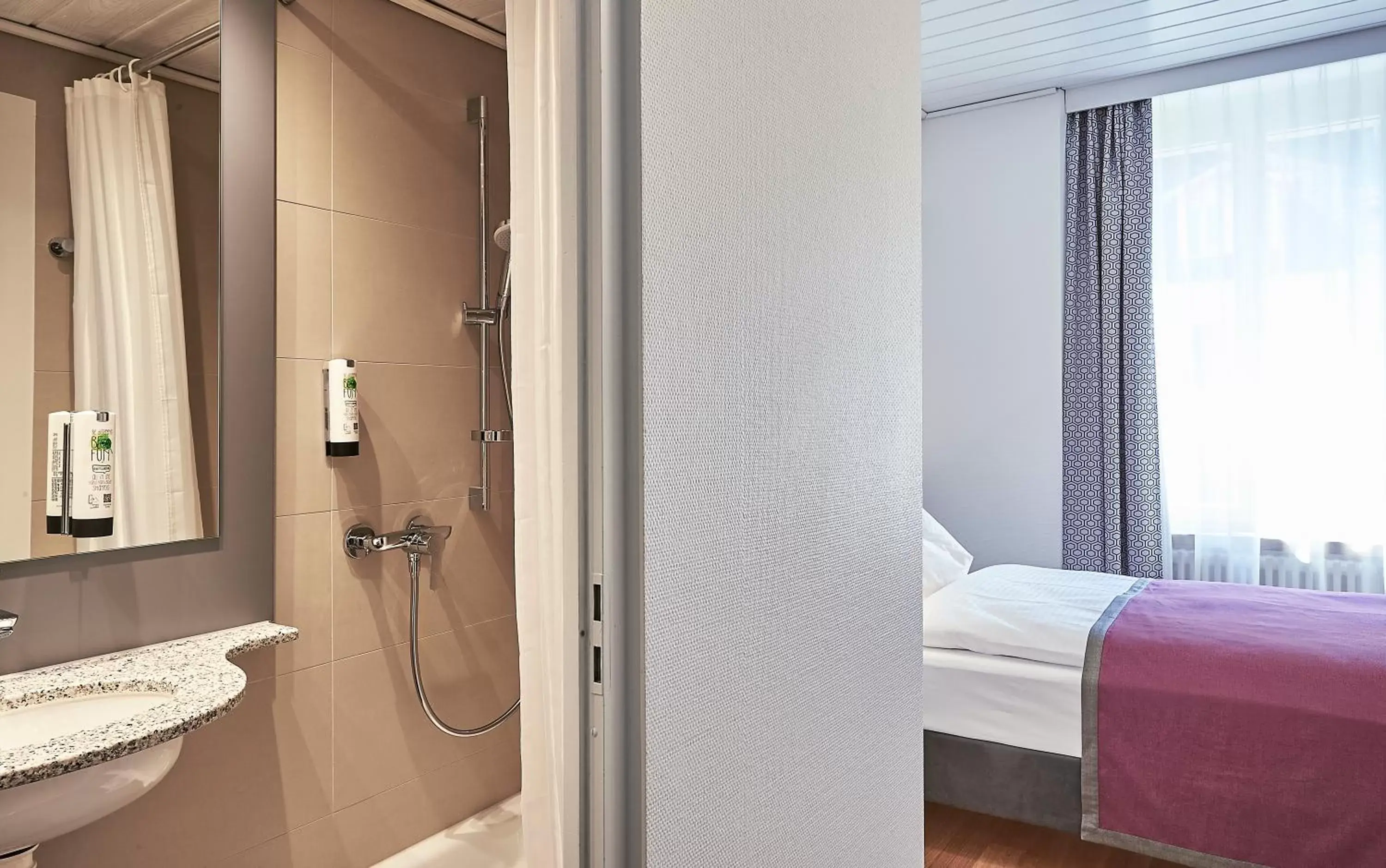 Shower, Bathroom in Hotel Central Luzern