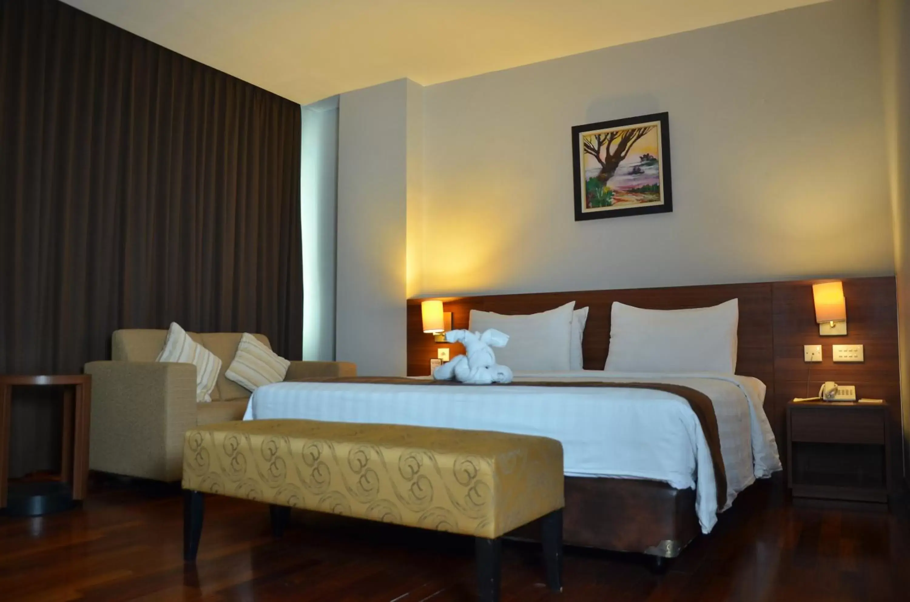 Bedroom, Bed in Grand Cakra Hotel Malang