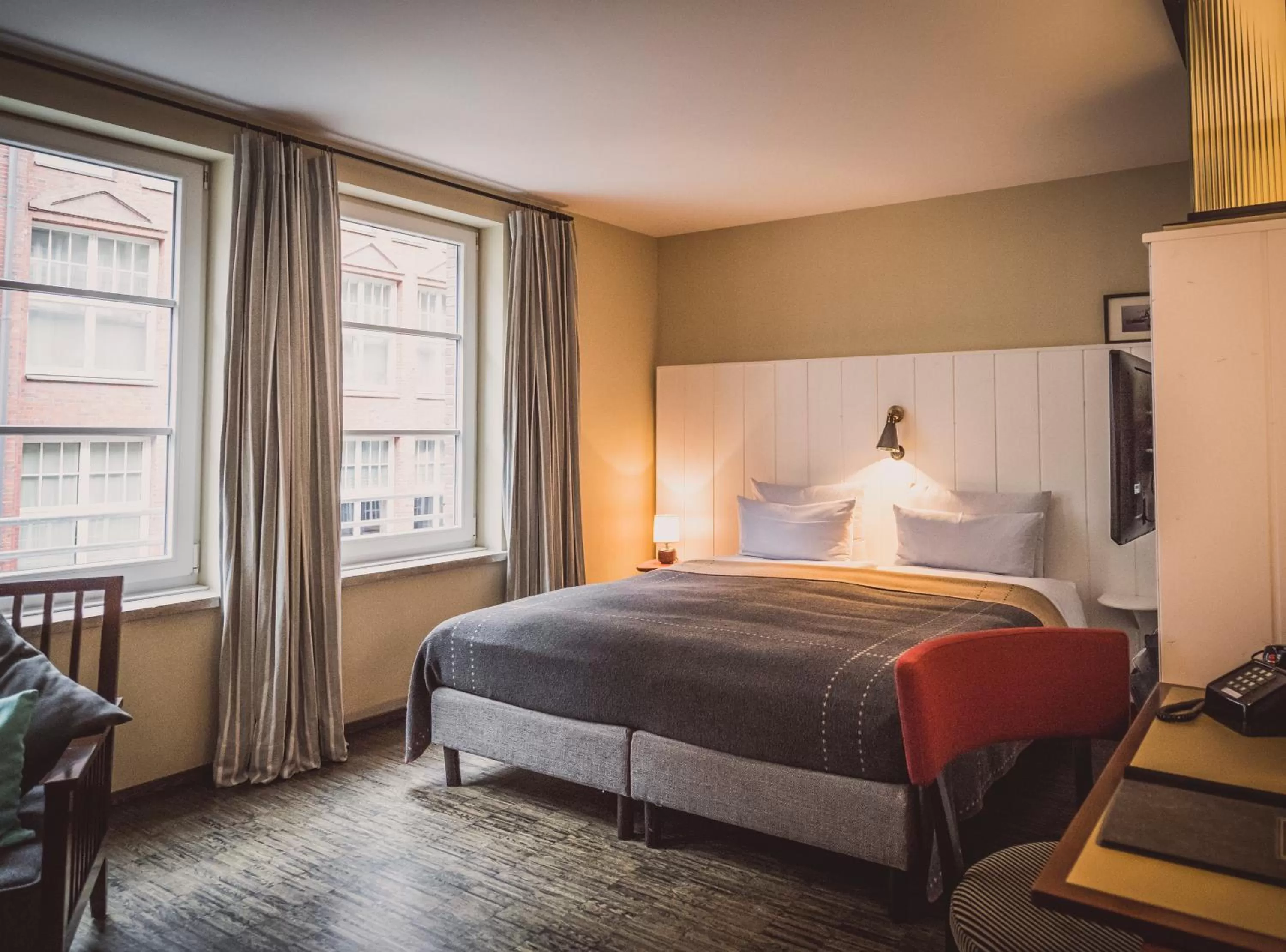 Photo of the whole room, Bed in Henri Hotel Hamburg Downtown