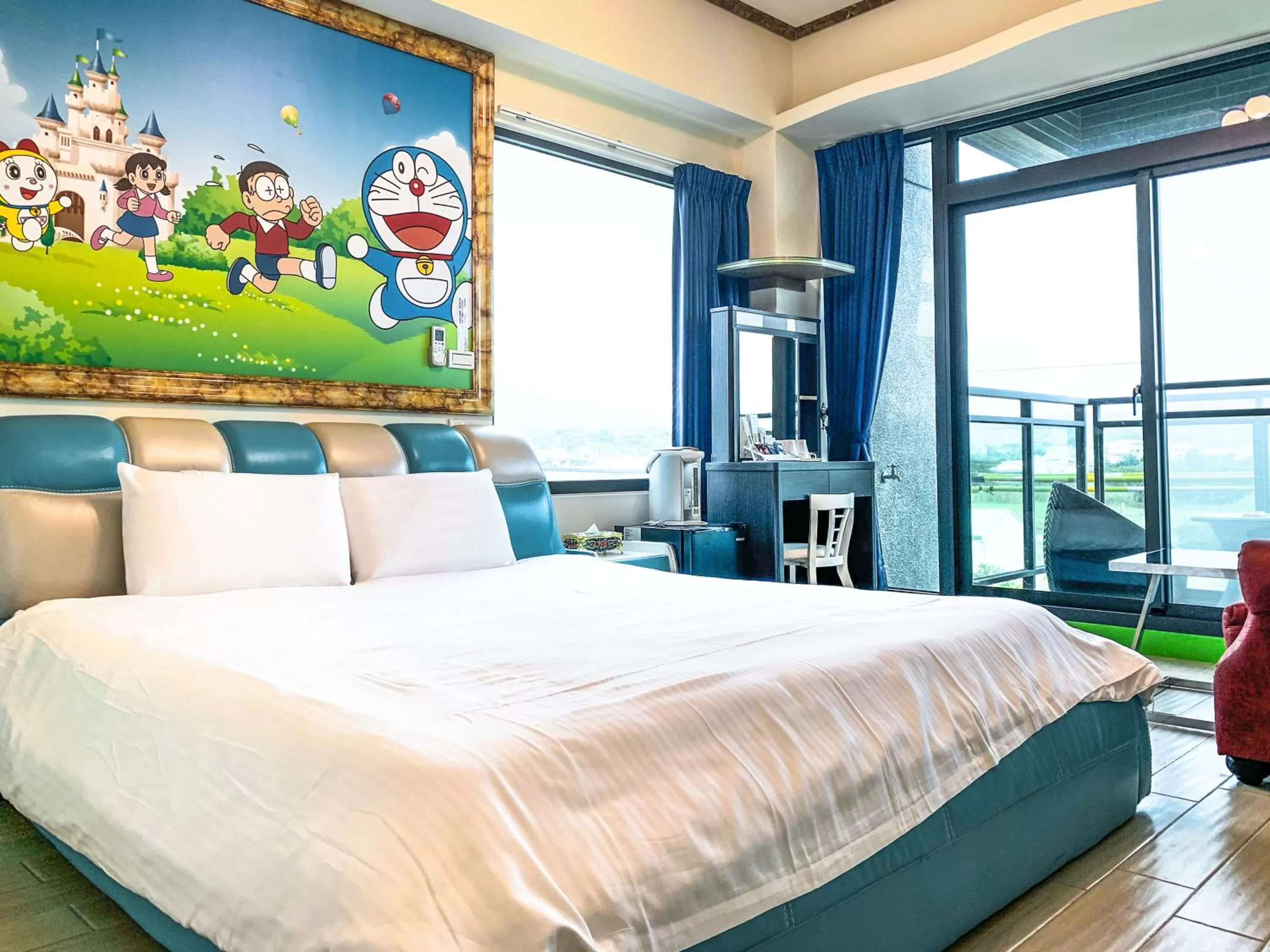 Photo of the whole room, Bed in Emilia Villa