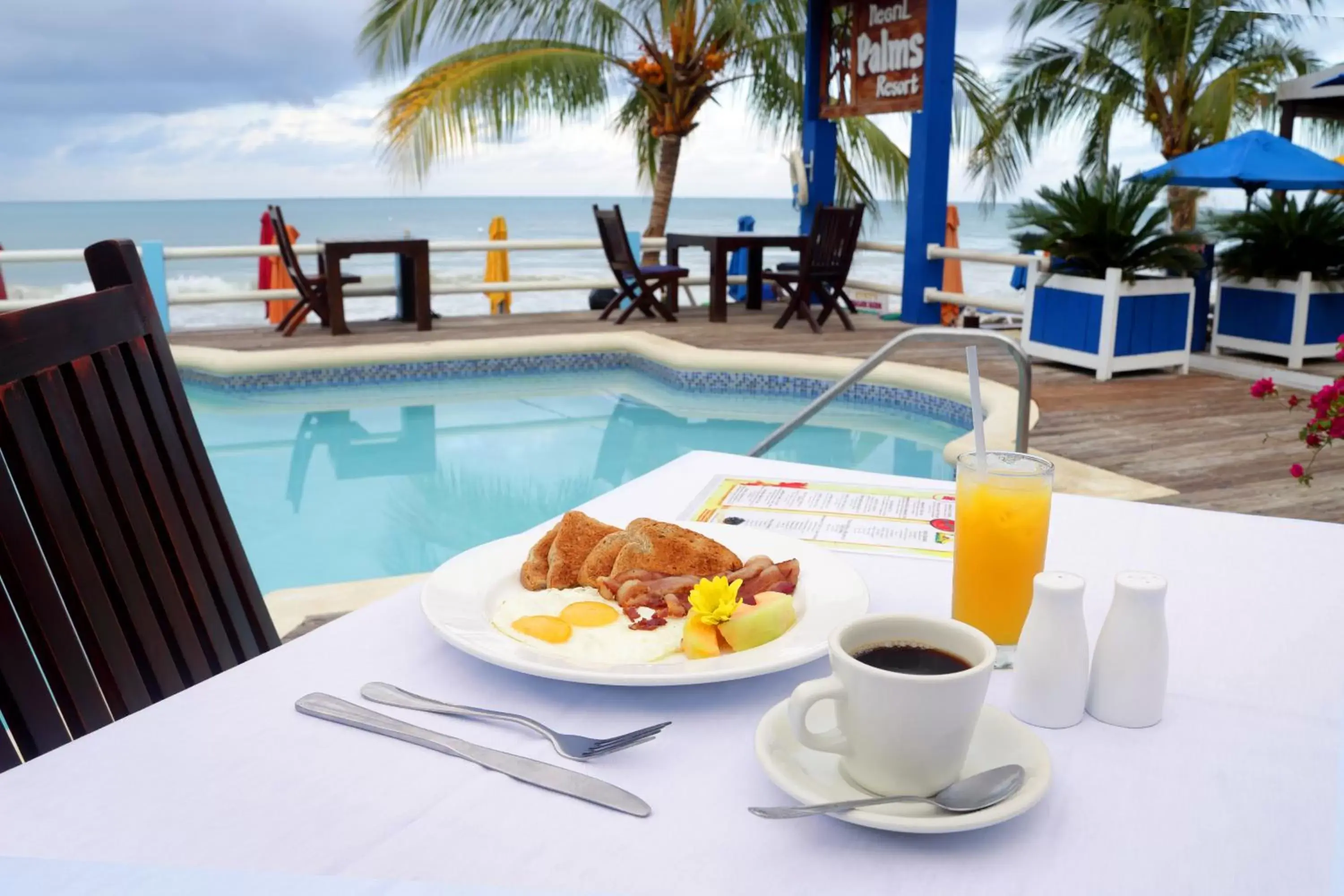 Restaurant/places to eat, Swimming Pool in Negril Palms