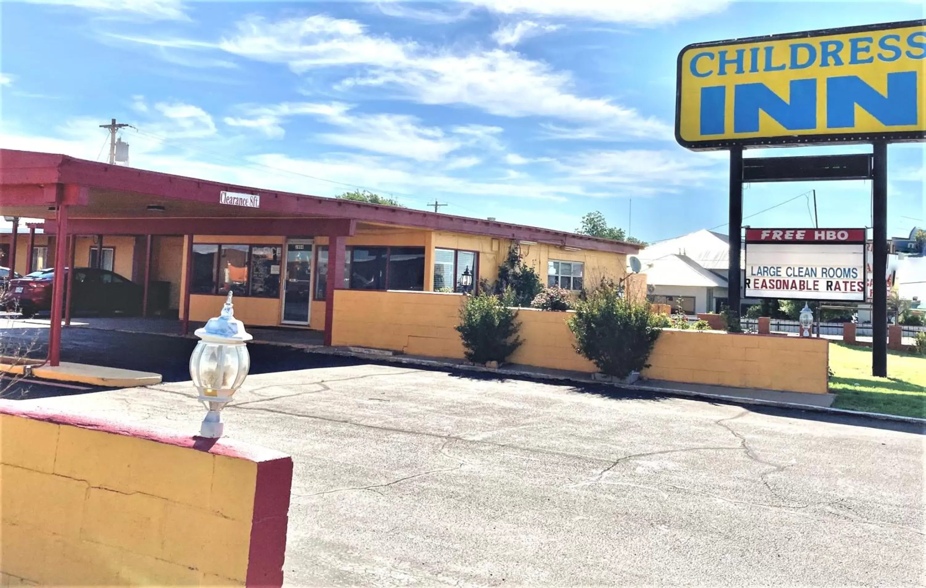 Property building in Childress Inn Property building in Childress Inn