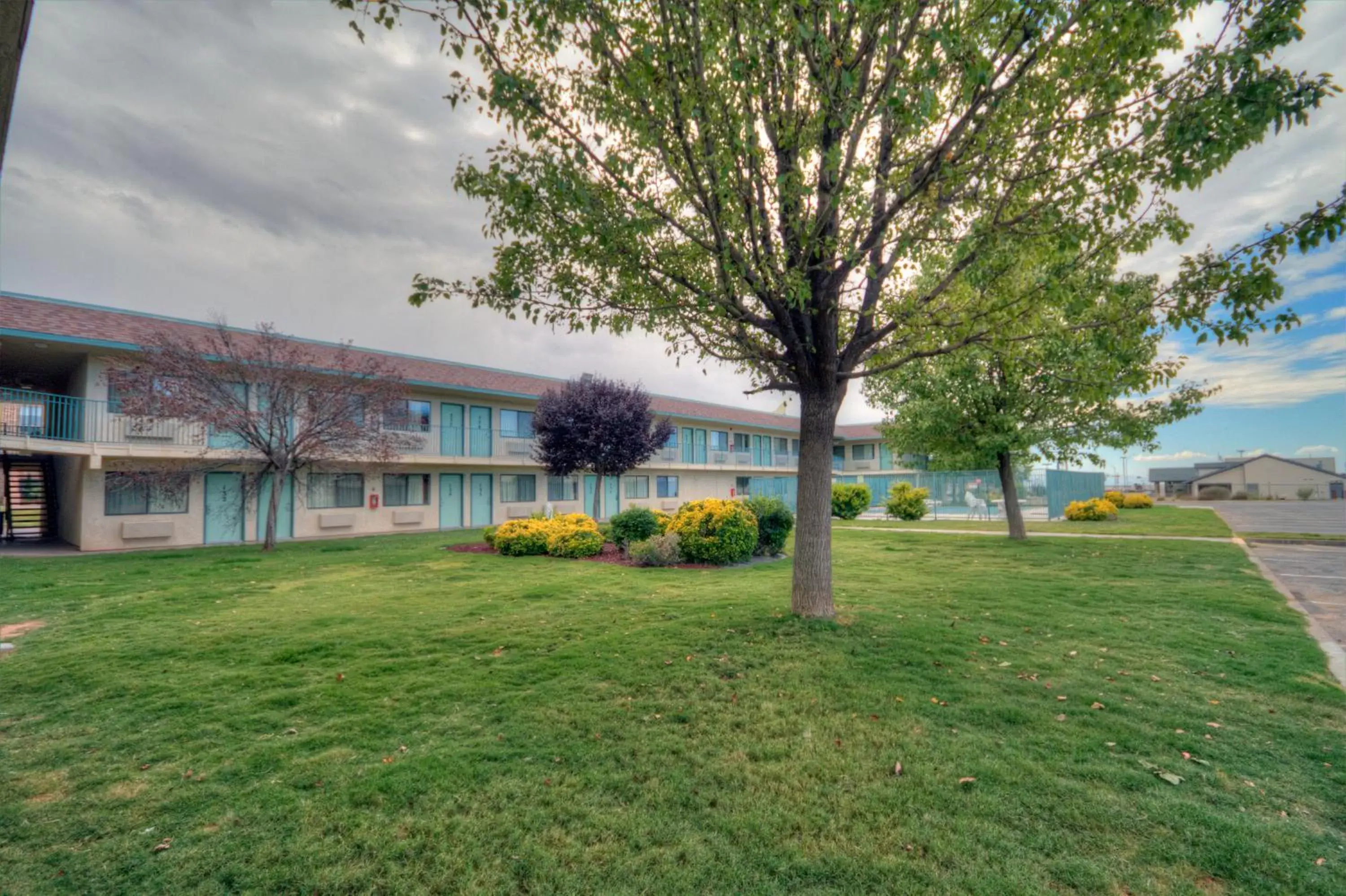 Facade/entrance, Garden in Motel 6-Alamogordo, NM