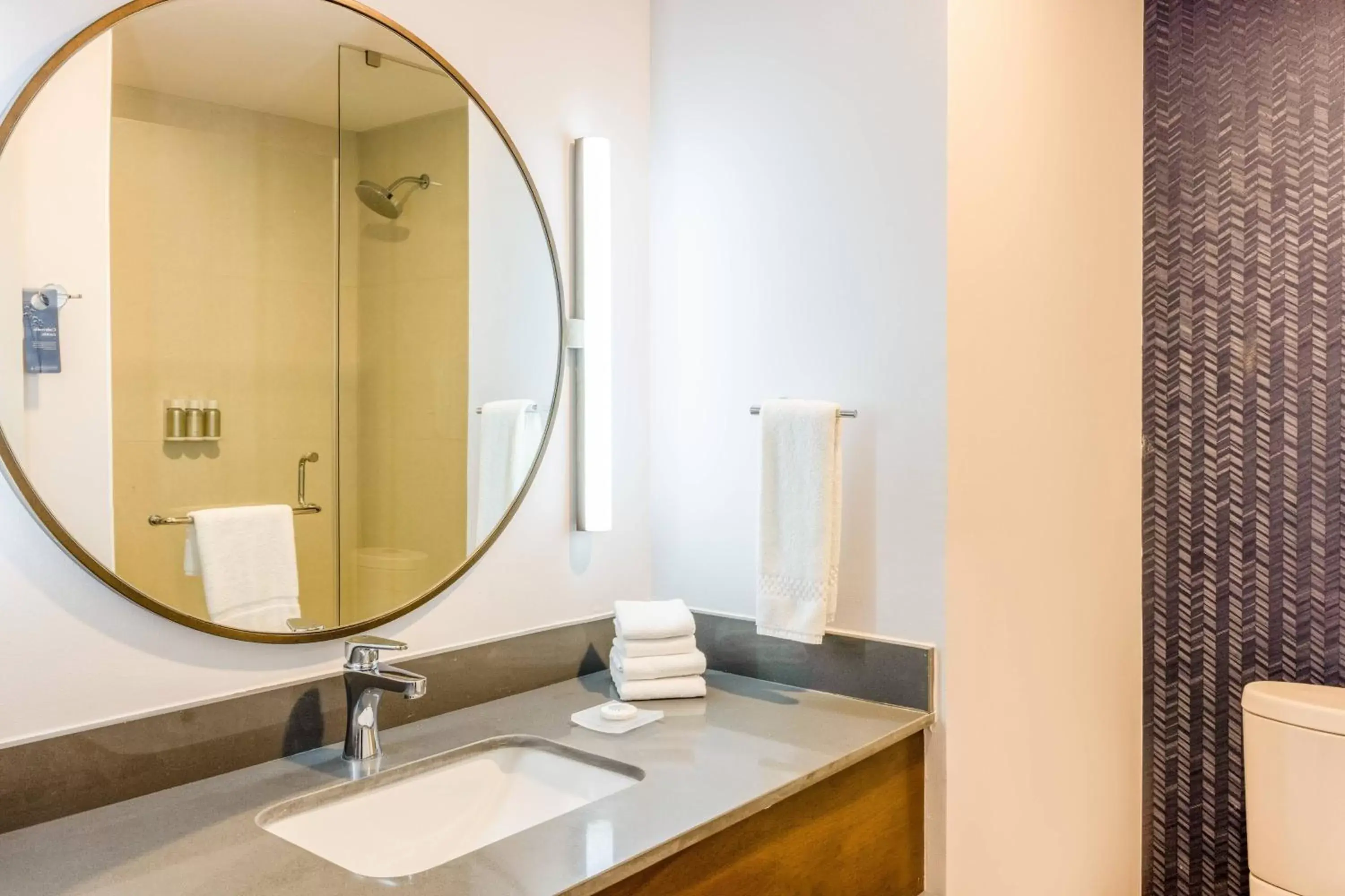 Bathroom in Fairfield by Marriott Inn & Suites Cancun Downtown