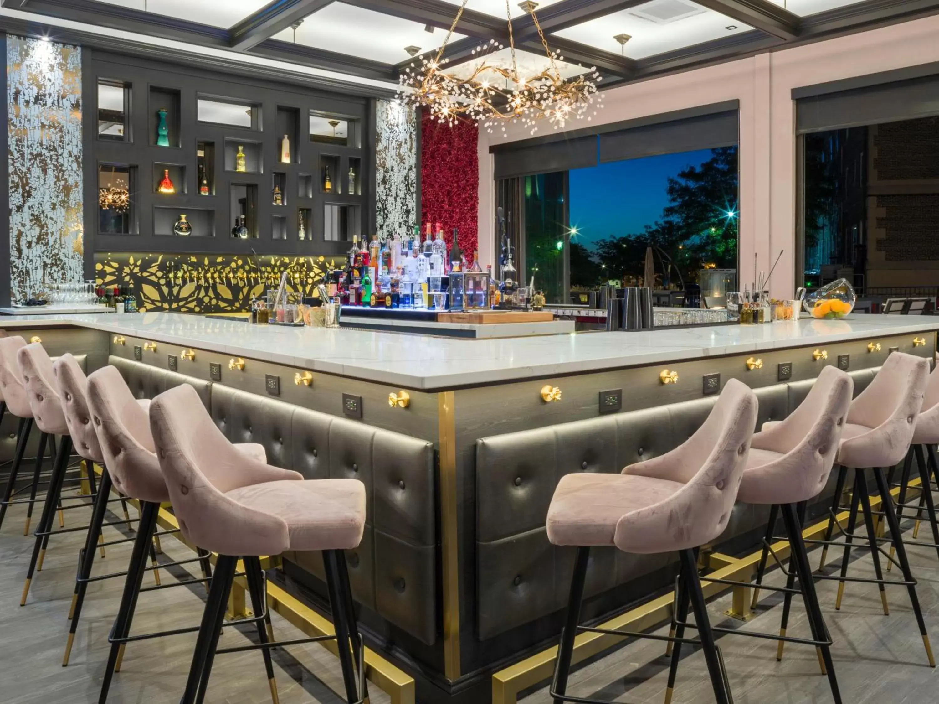 Lounge or bar, Lounge/Bar in voco - The Cadence, an IHG Hotel