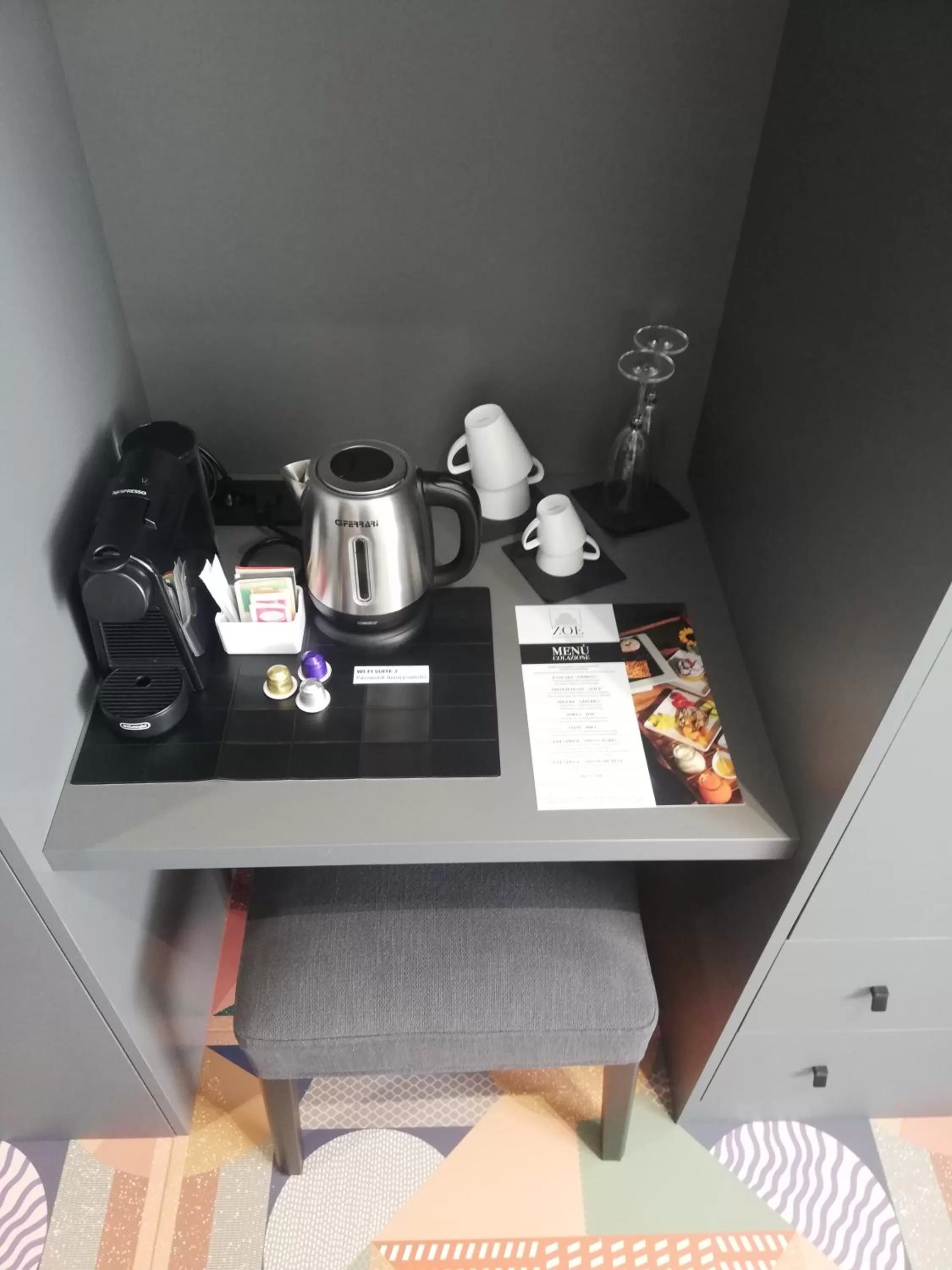 oven in ZOE LUXURY SUITES