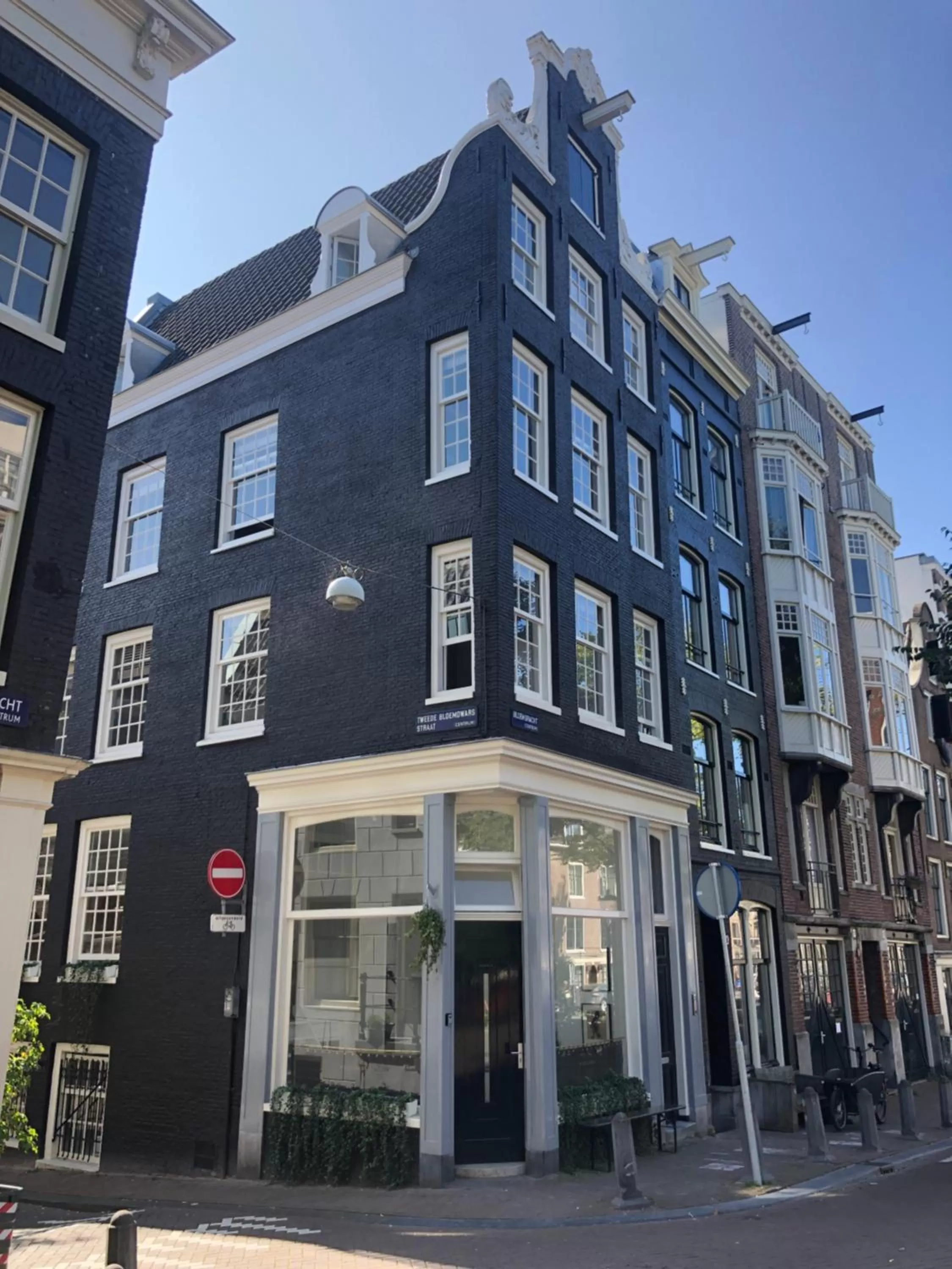 Property building in Studios at the canal