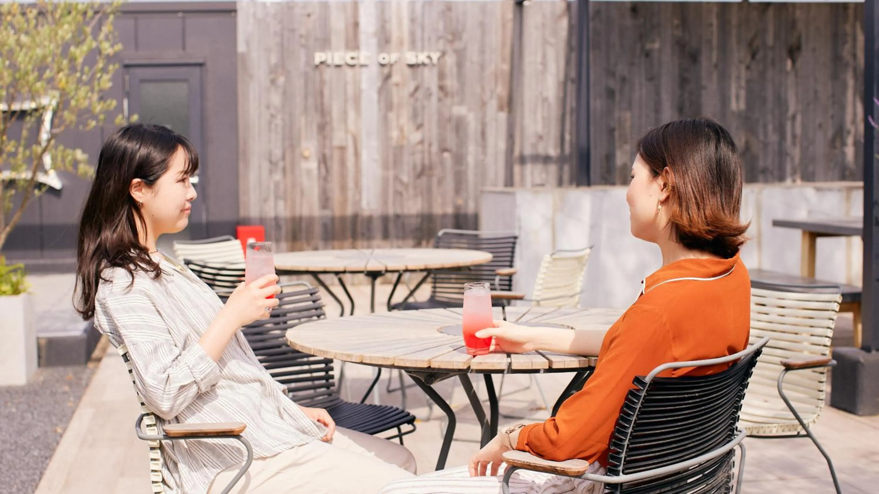Communal lounge/ TV room in Piece Hostel Sanjo