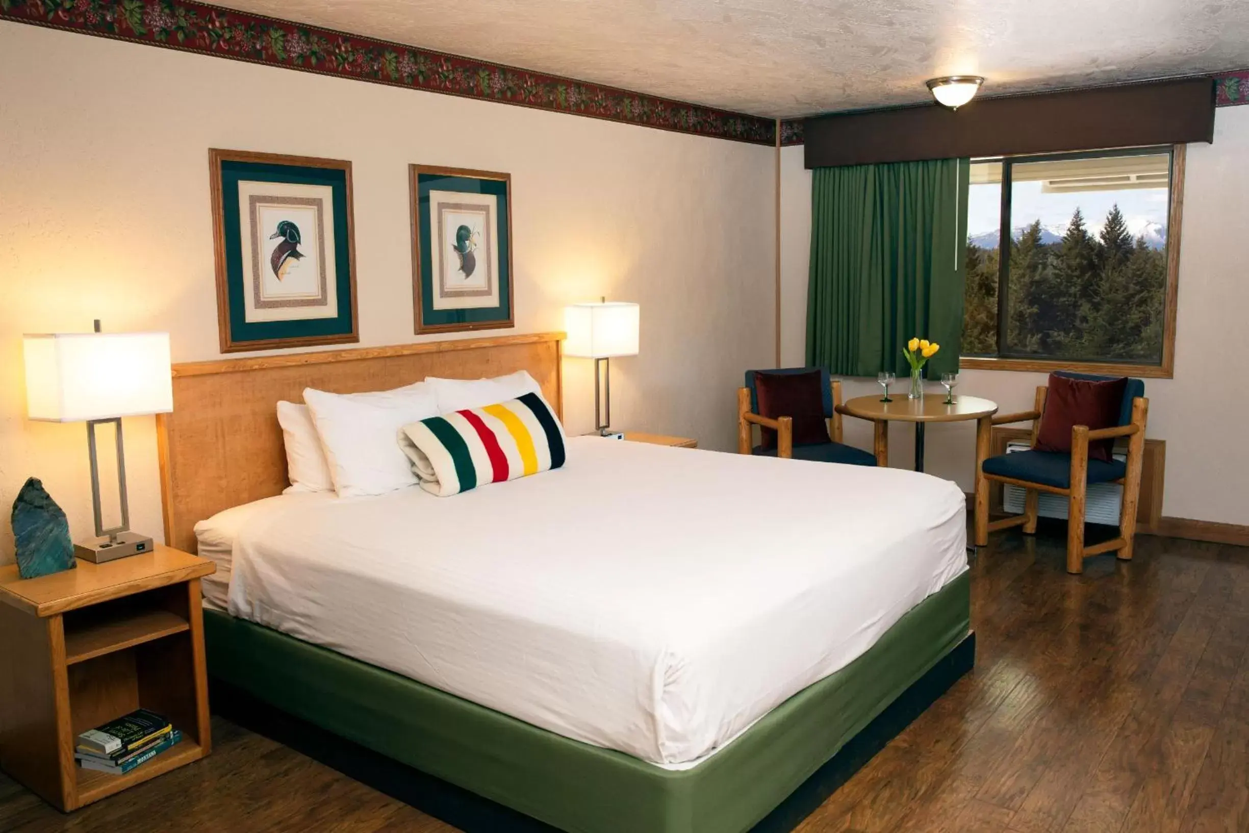 Photo of the whole room, Bed in Timbers Motel