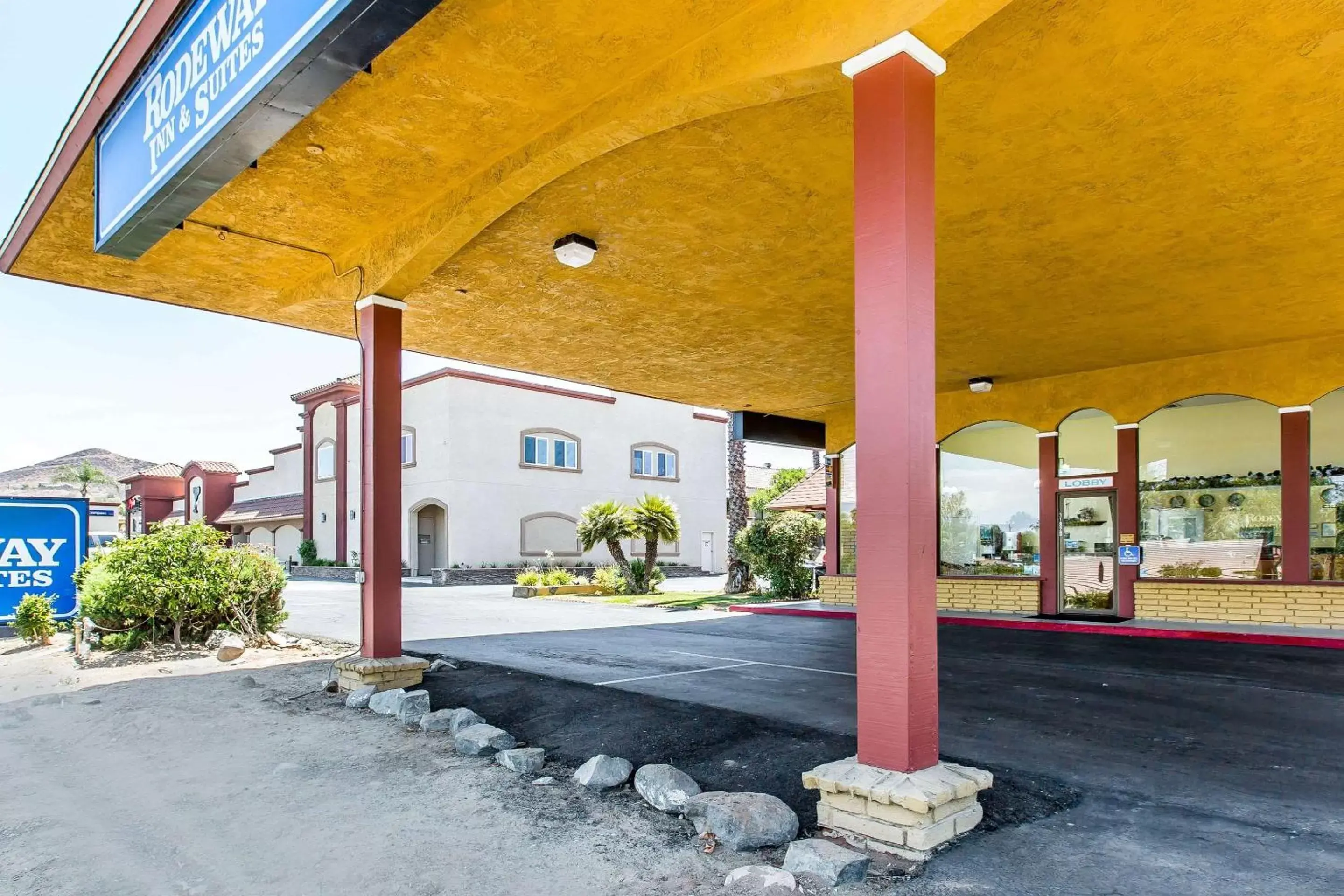 Property building in Rodeway Inn & Suites Canyon Lake-Menifee West