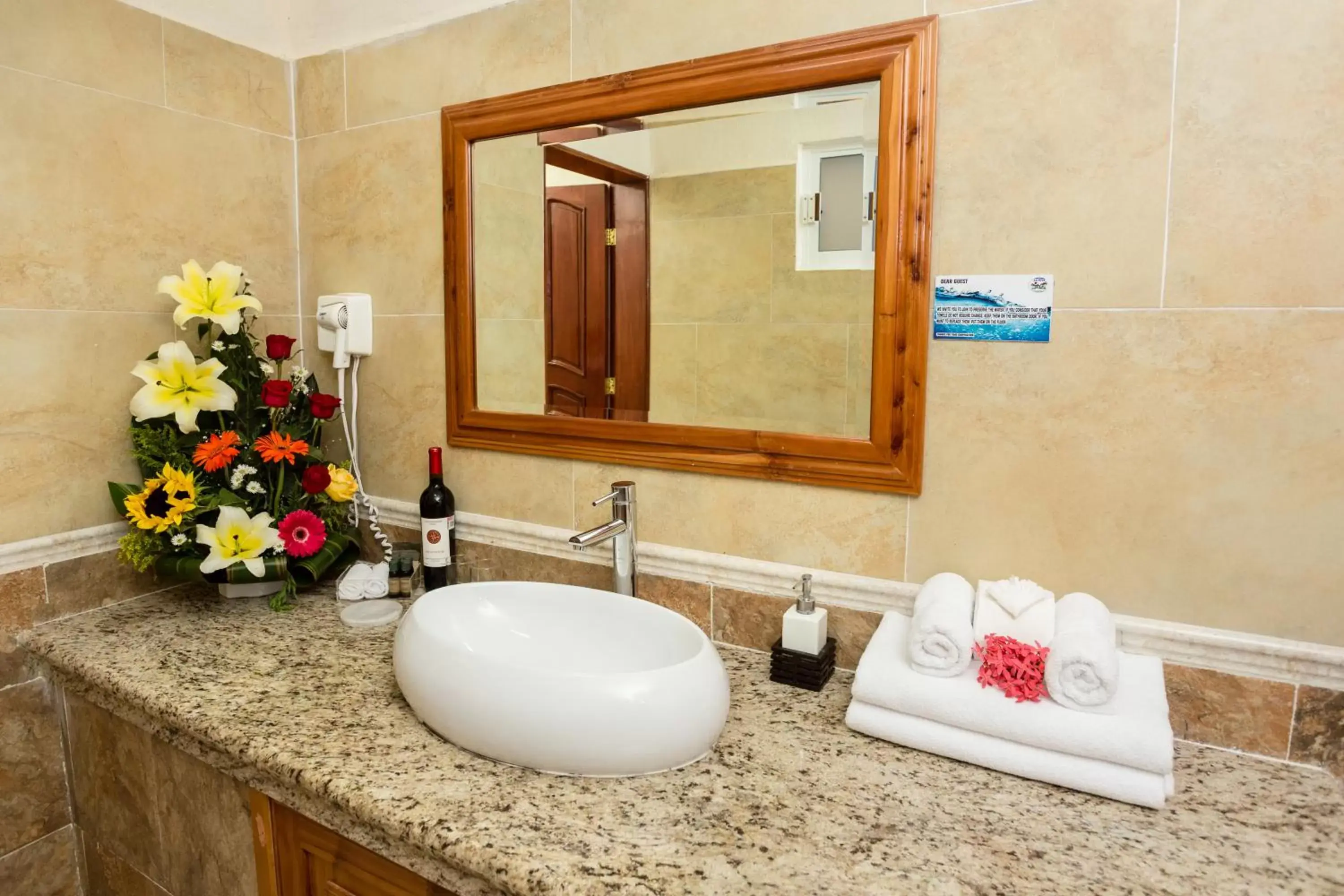 Bathroom in Hotel La Joya Isla Mujeres