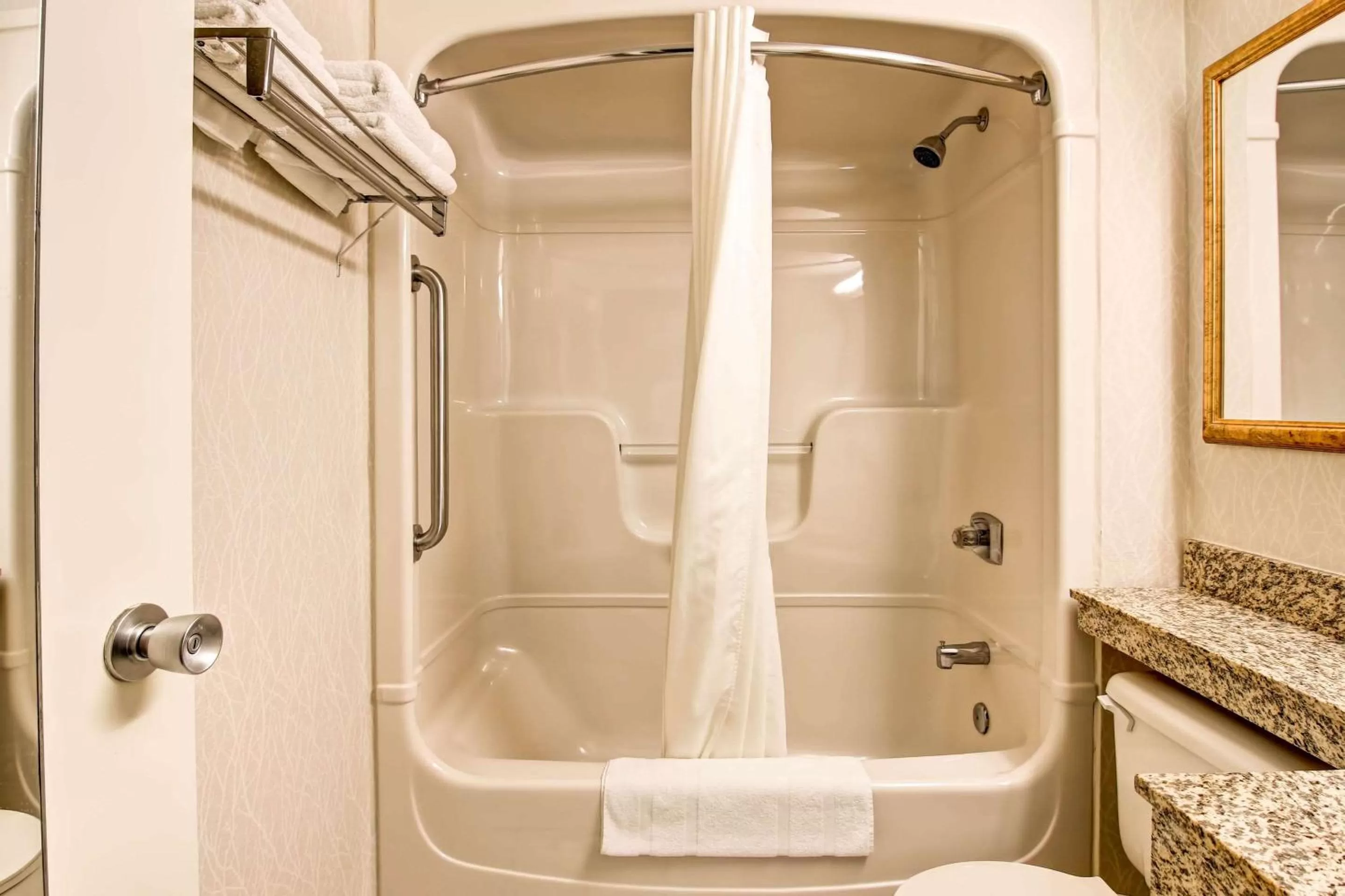 Bedroom in Quality Inn