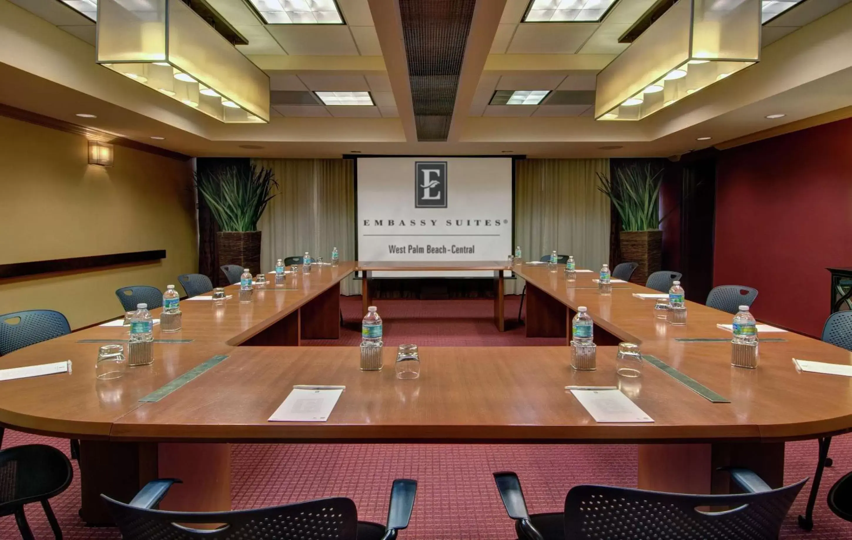 Meeting/conference room in Embassy Suites by Hilton West Palm Beach Central