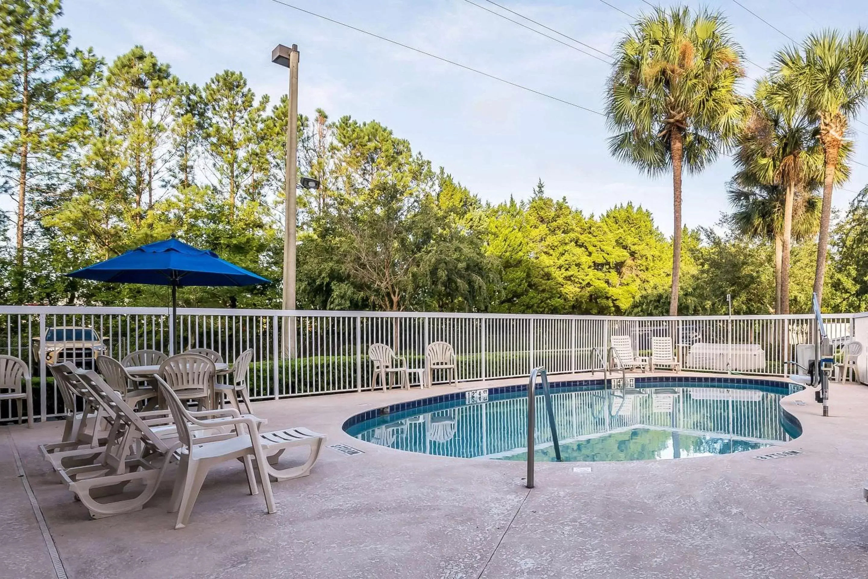 On site, Swimming Pool in Comfort Inn University Gainesville