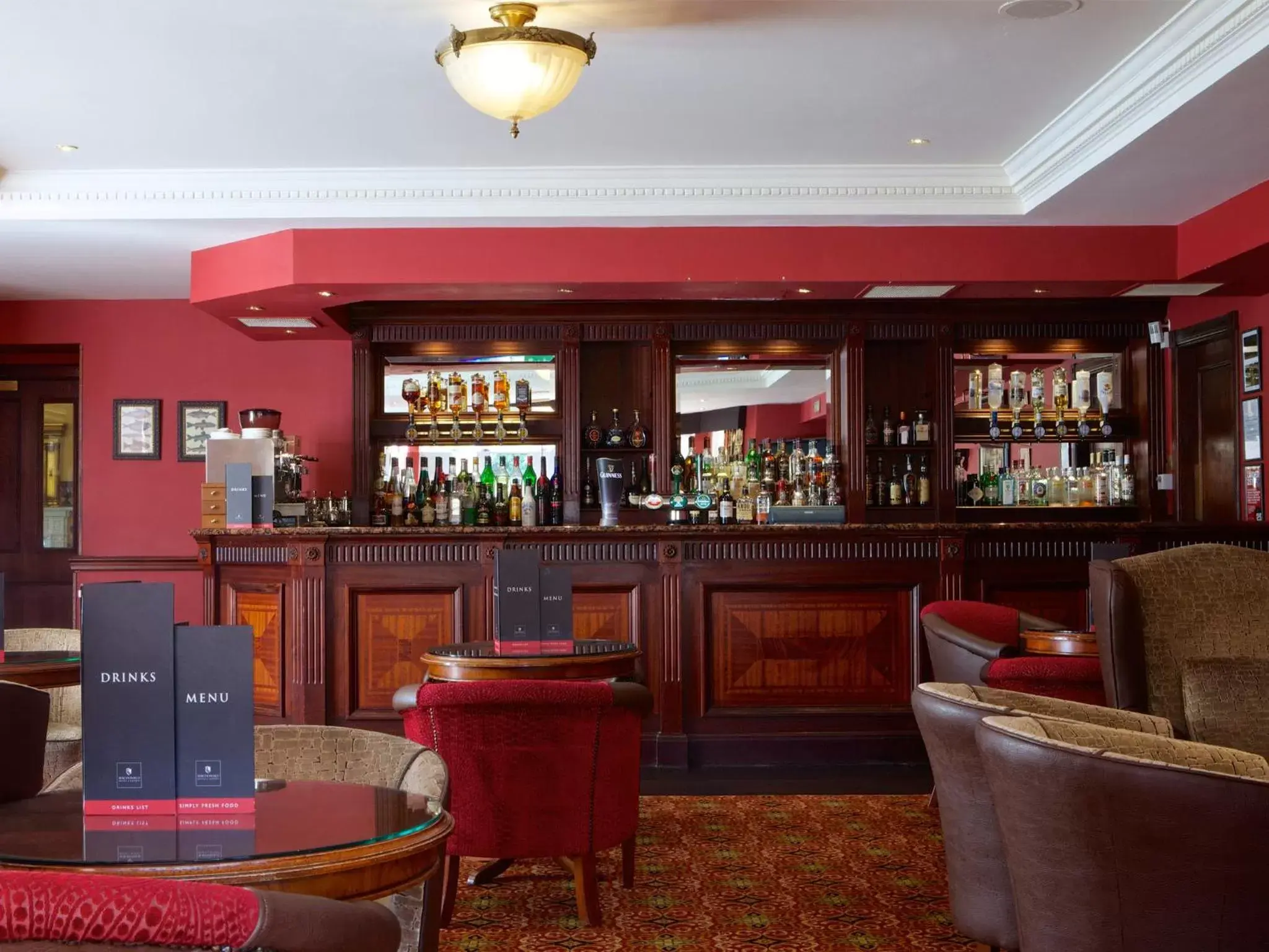 Lounge or bar, Lounge/Bar in Macdonald Crutherland House