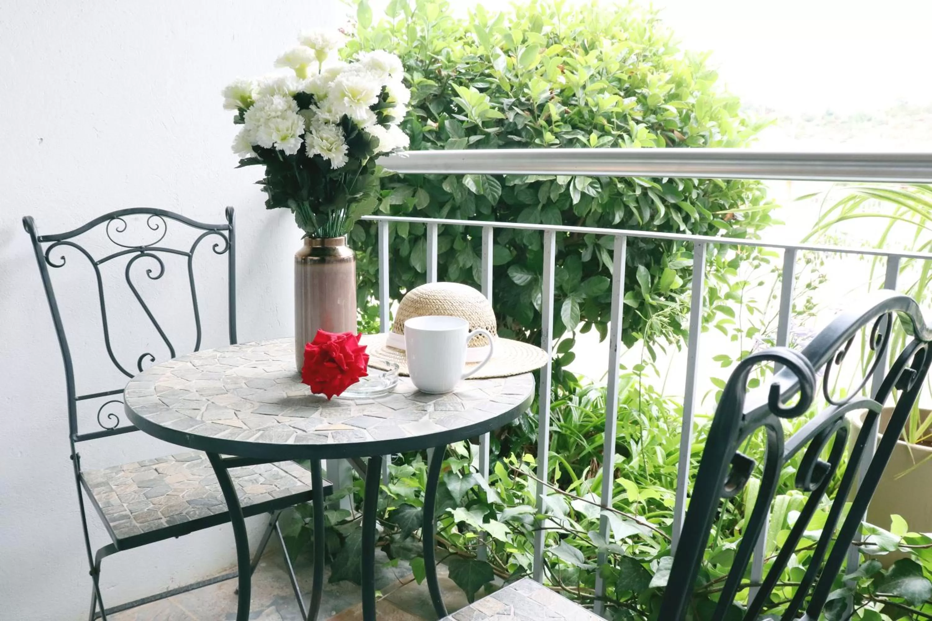 Patio in Tribute Guest House Matala