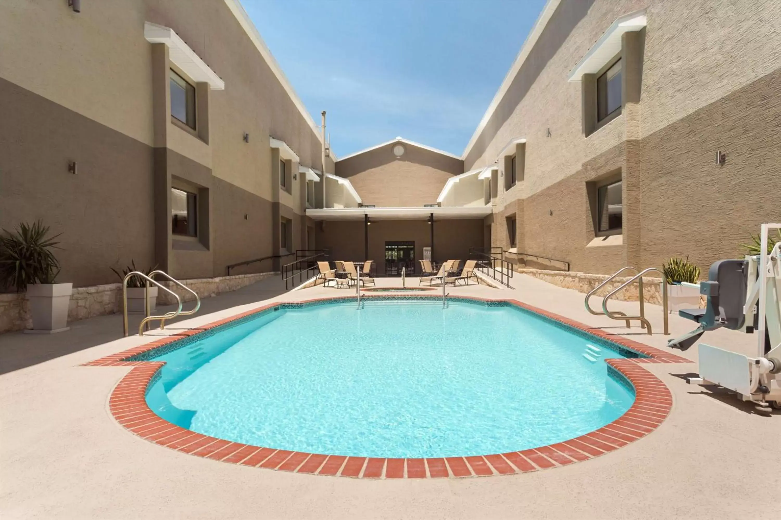 Activities, Swimming Pool in Country Inn & Suites by Radisson, Lackland AFB (San Antonio), TX