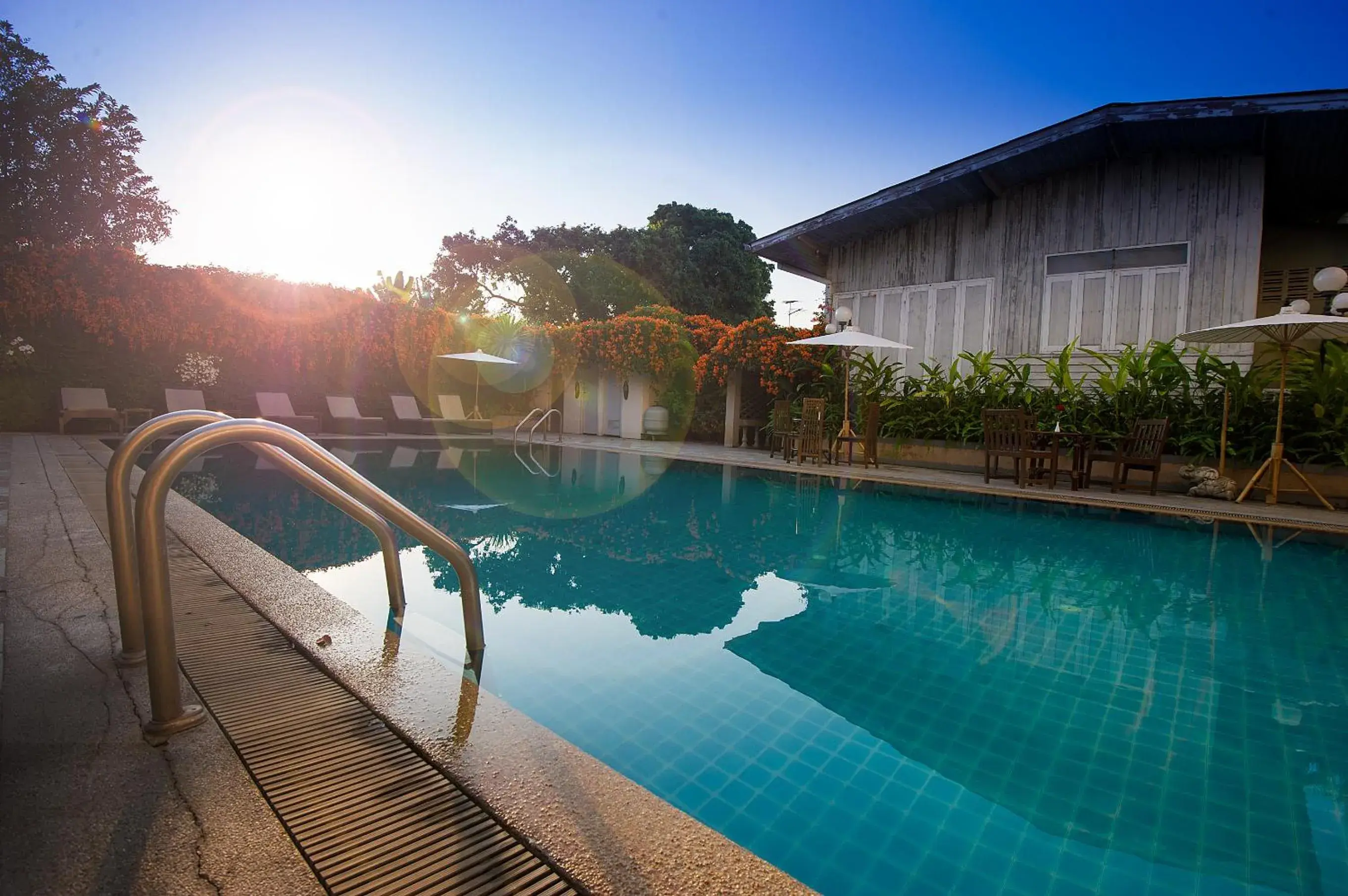 Pool view, Swimming Pool in Chiangmai Gate Hotel
