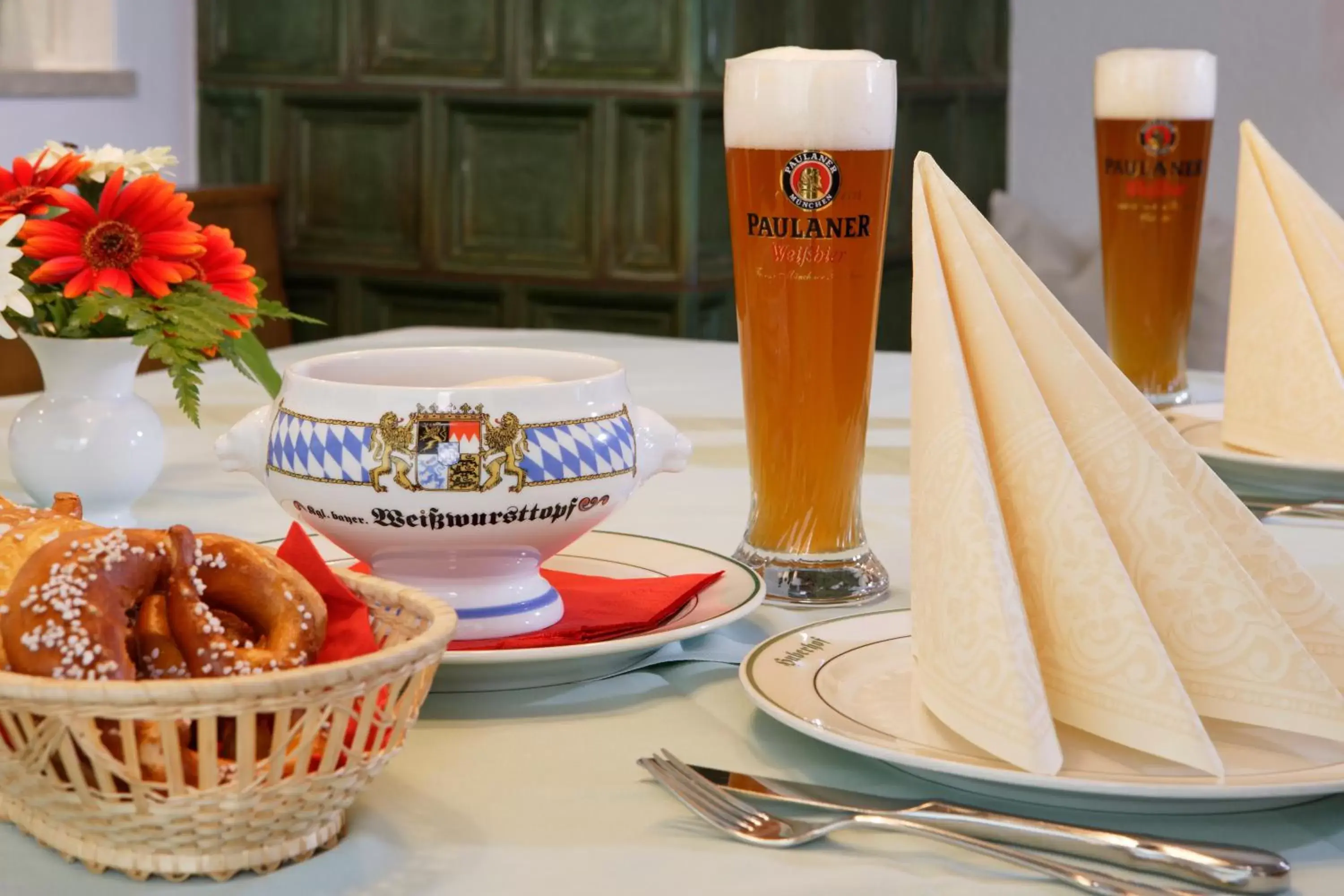 Budget Double Room in Landhotel-Restaurant Huberhof Allershausen Budget Double Room in Landhotel-Restaurant Huberhof Allershausen