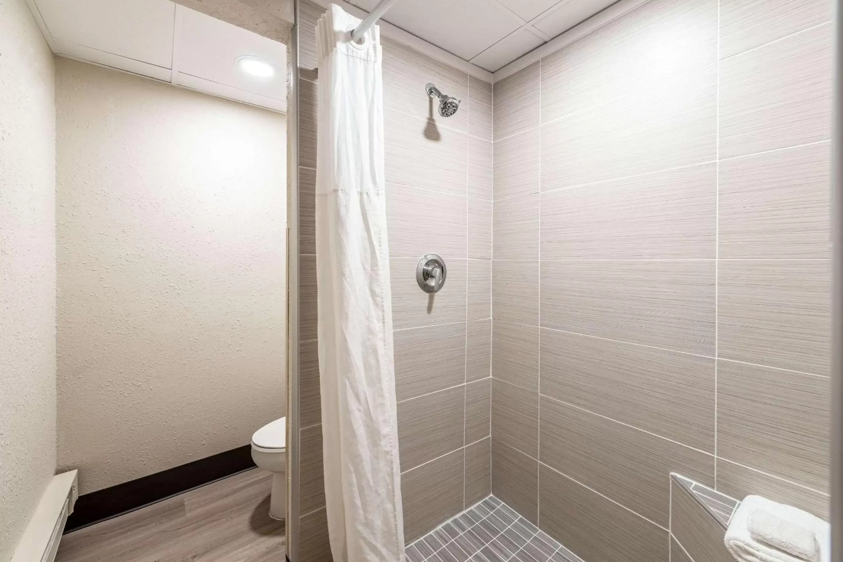 Bathroom in Quality Inn Bradley- Bourbonnais