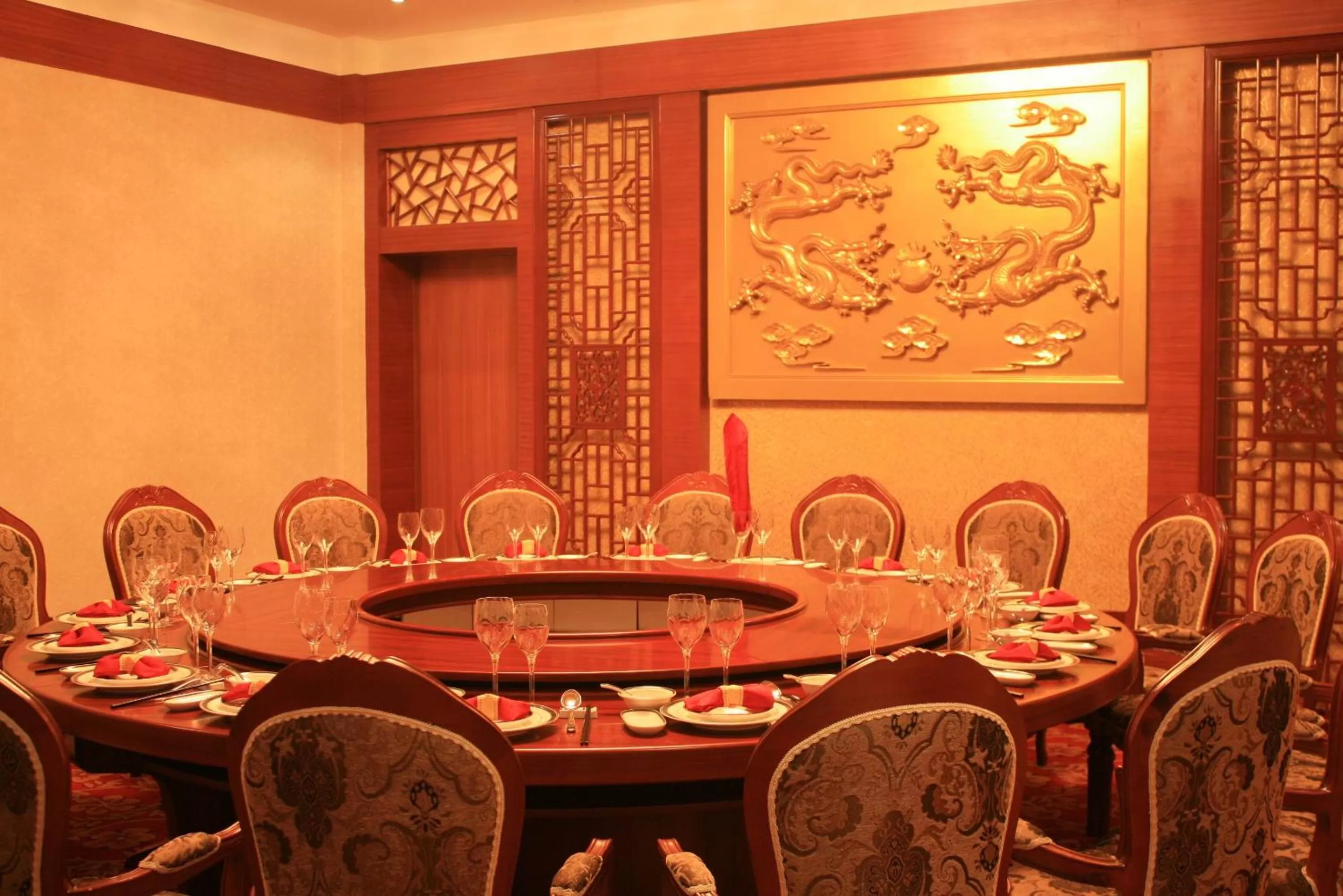 Dinner in Sogecoa Golden Peacock