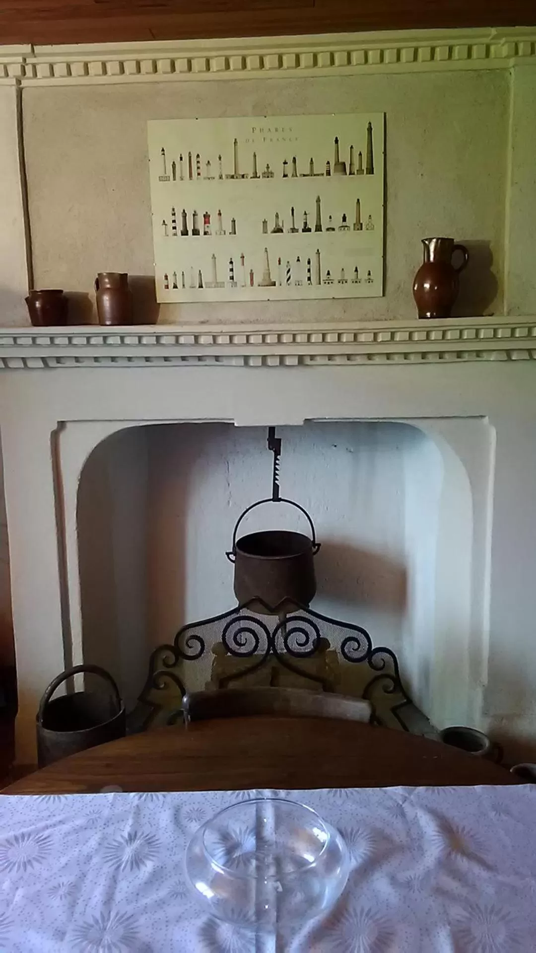 Decorative detail in Manoir Le Cristal - Futuroscope a petit prix , grandes chambres familiales 5-6 personnes ,