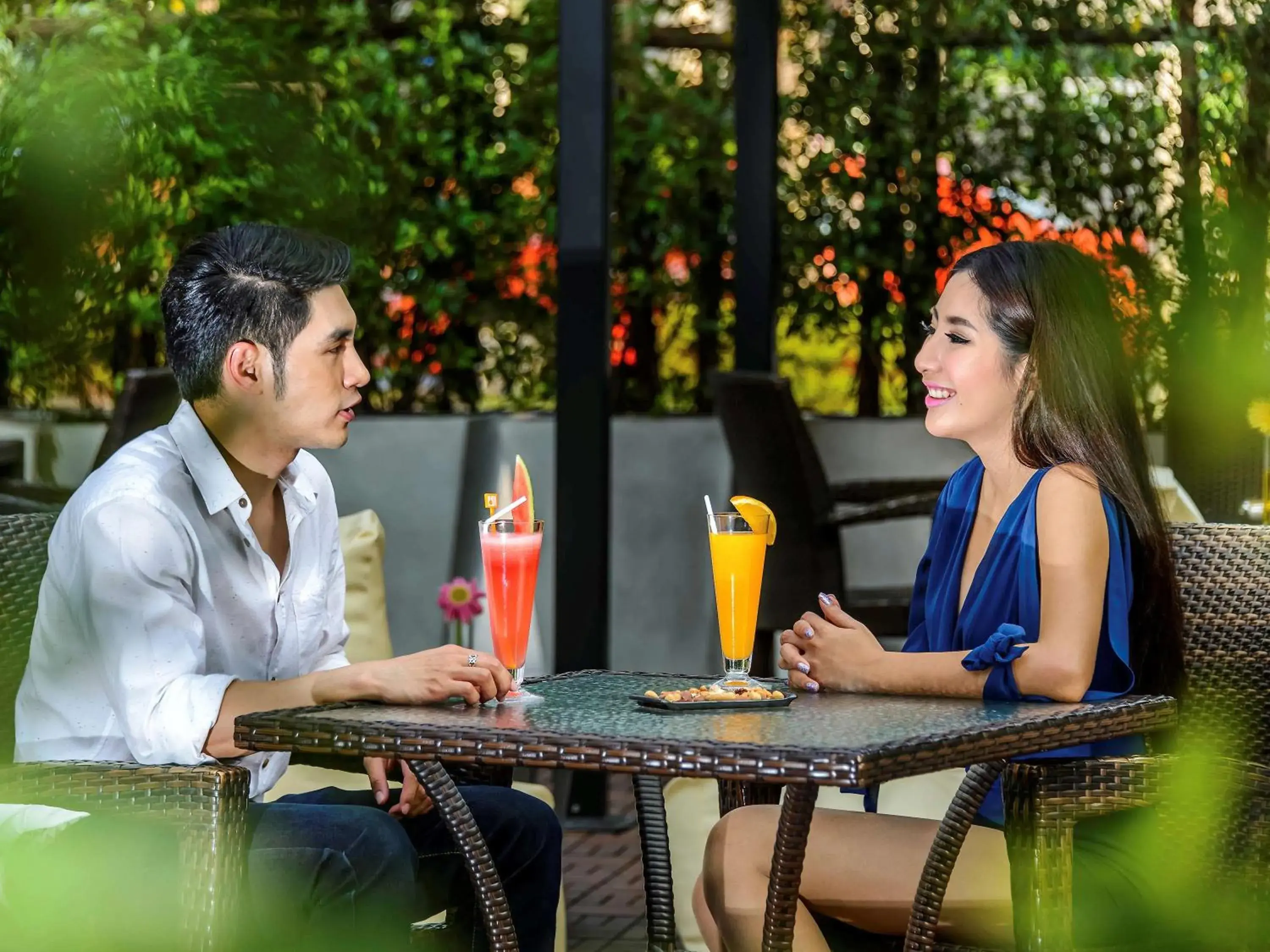 Lounge or bar in Novotel Bangkok Impact Hotel