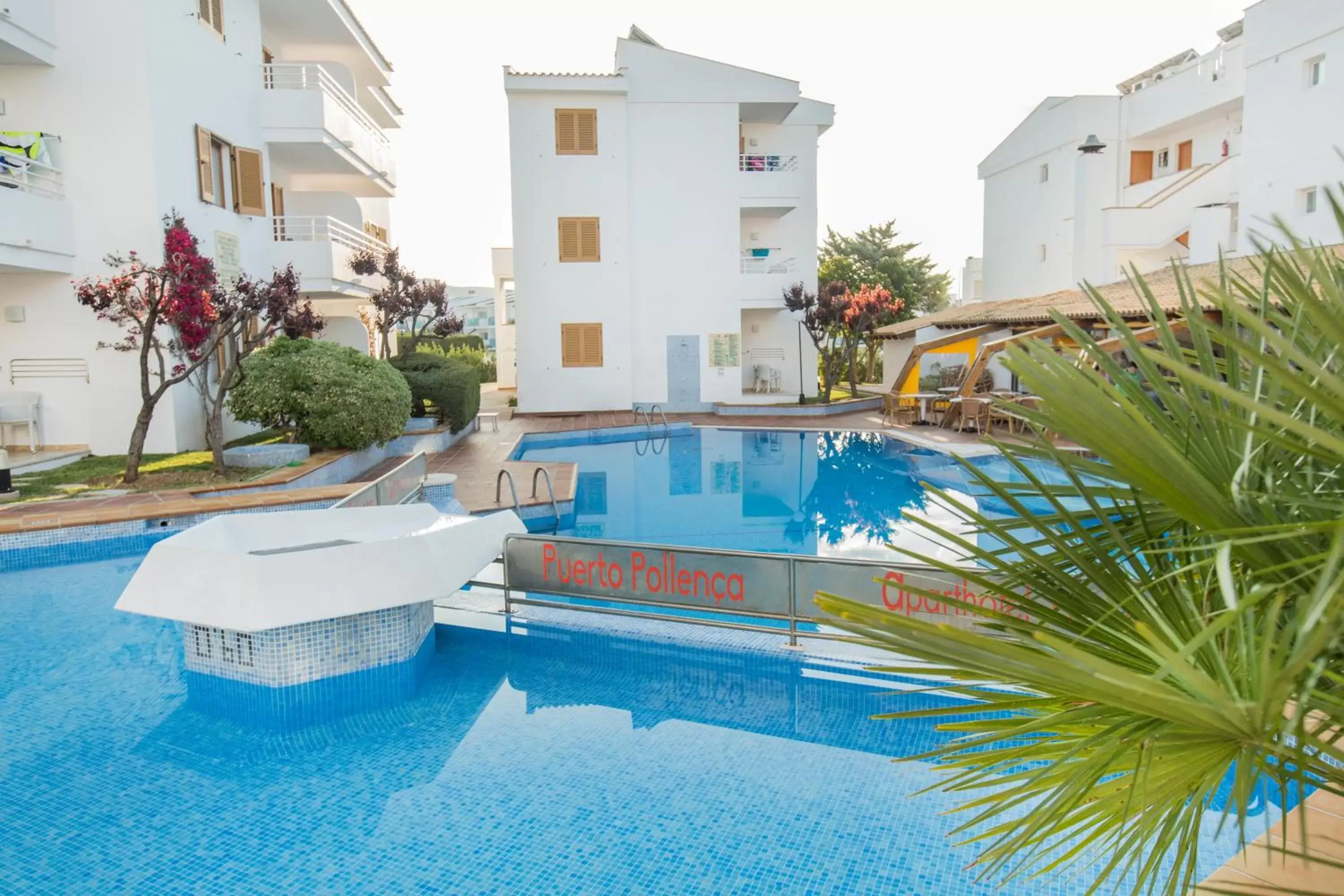 Swimming Pool in Aparthotel Flora