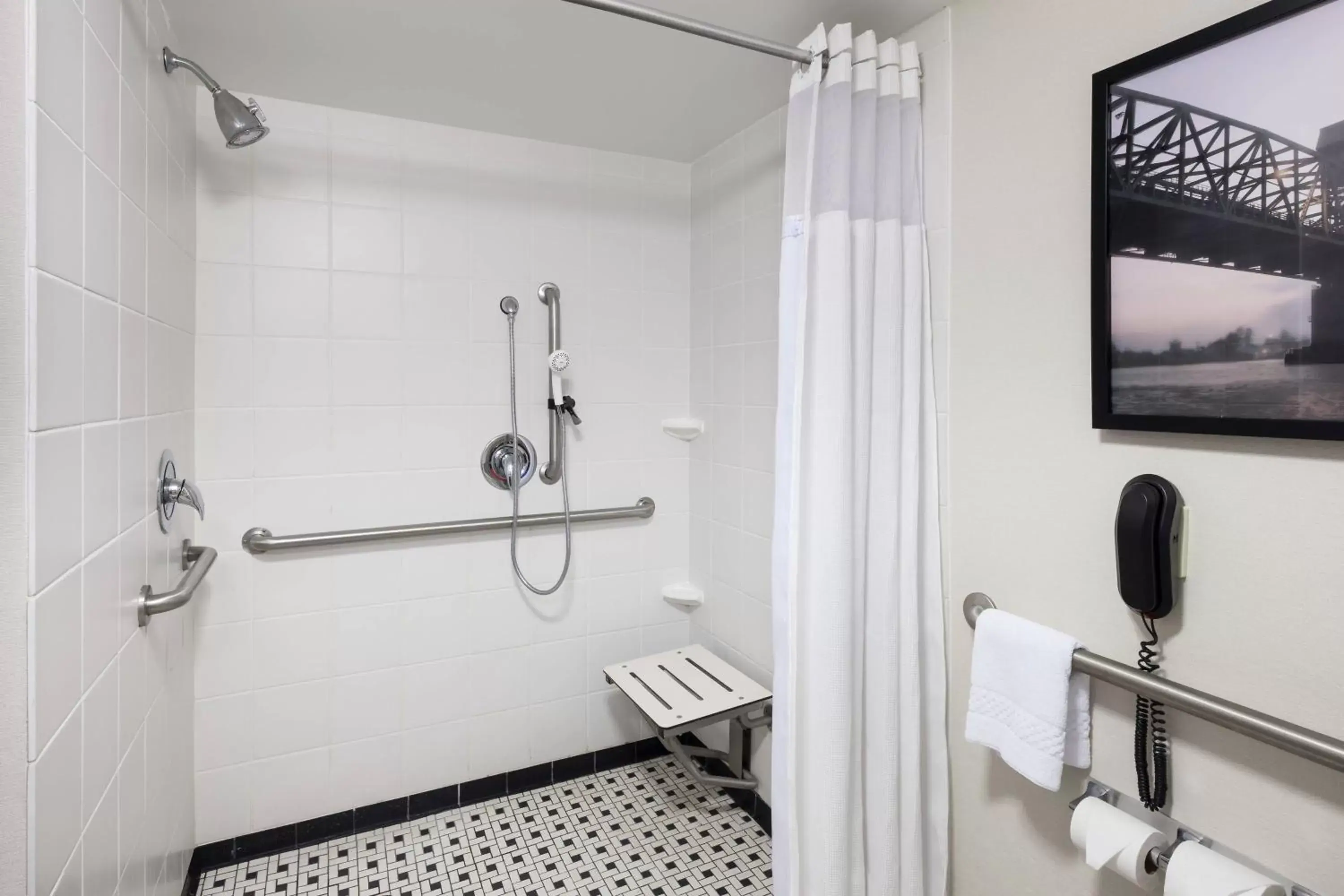 Bathroom in Fairfield Inn & Suites Wilmington Wrightsville Beach
