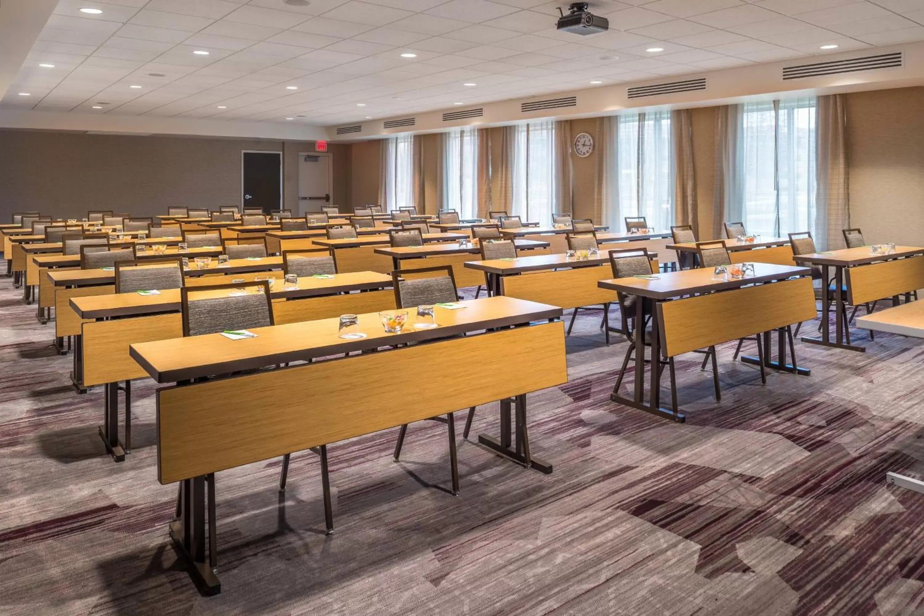 Meeting/conference room in Courtyard by Marriott Detroit Farmington