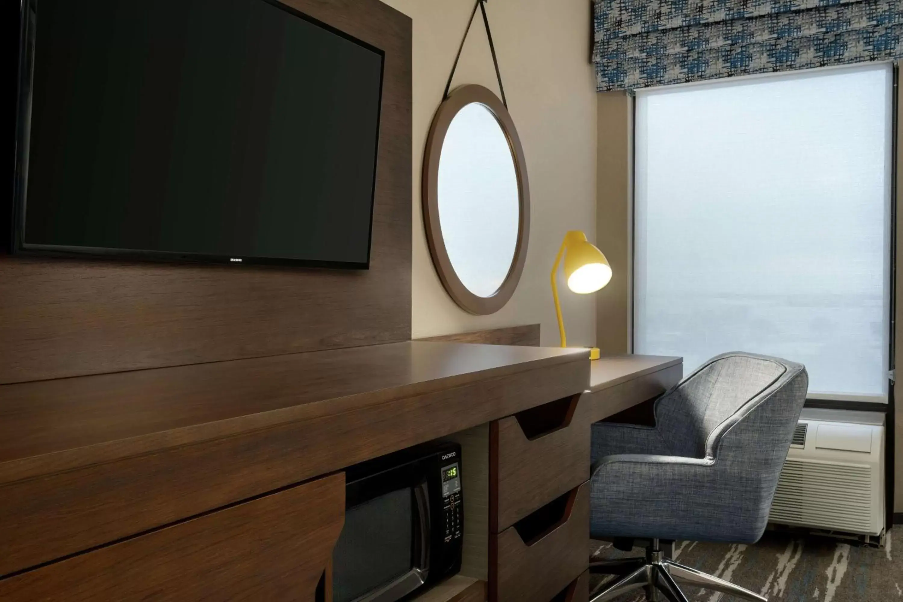 Bedroom in Hampton Inn Phoenix-Chandler Bedroom in Hampton Inn Phoenix-Chandler