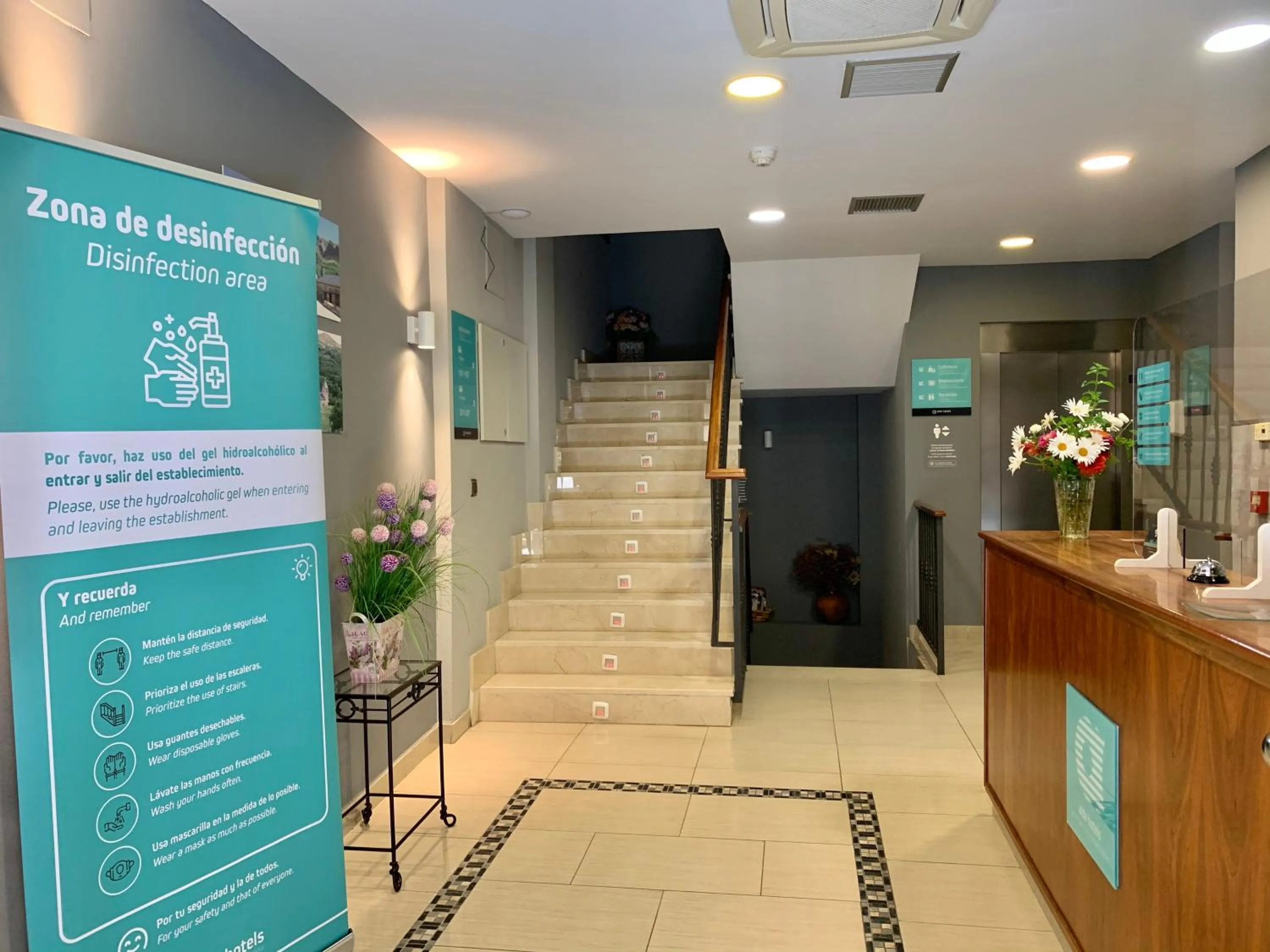 Lobby or reception in Hotel Los Templarios