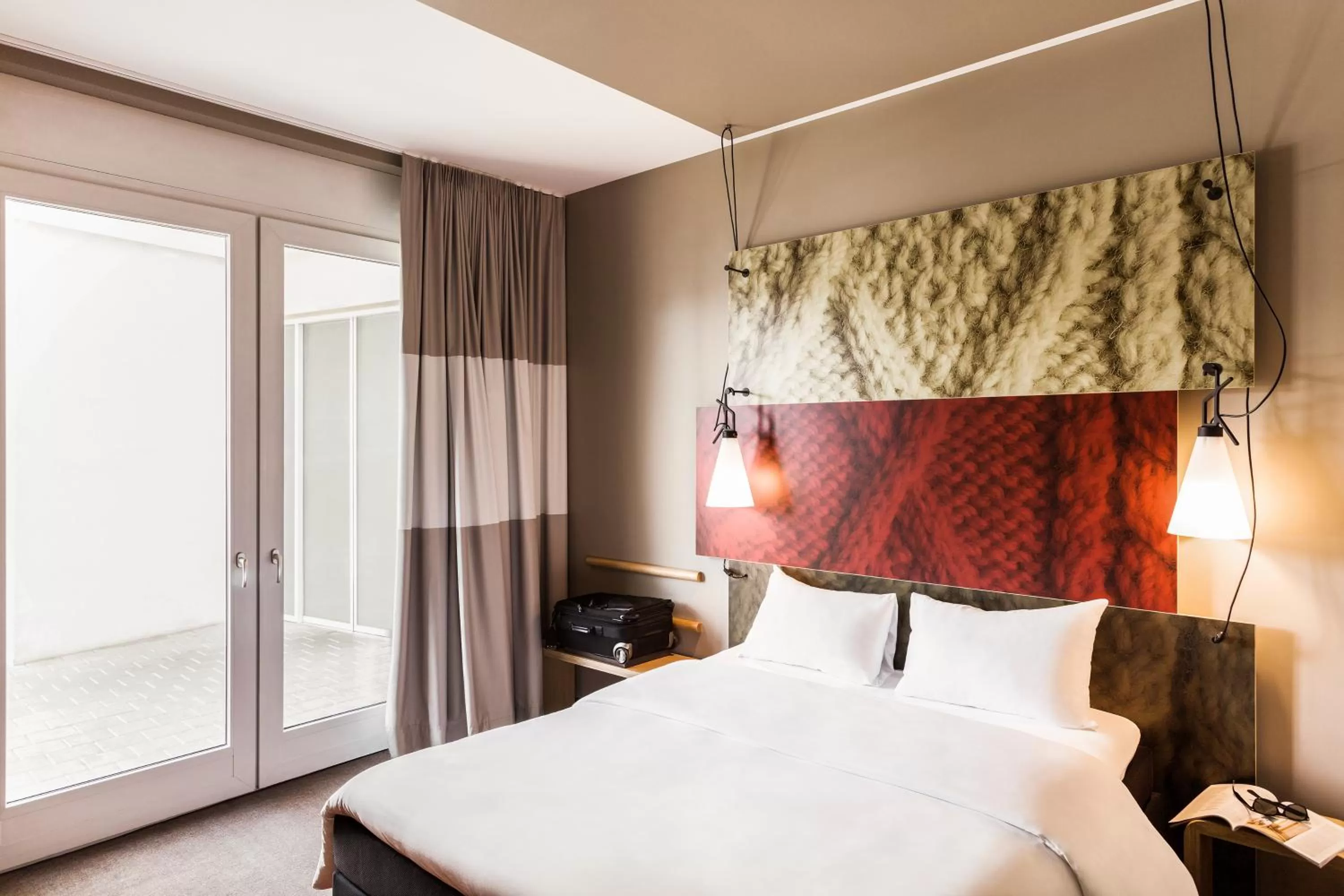 Bed in ibis Winterthur City