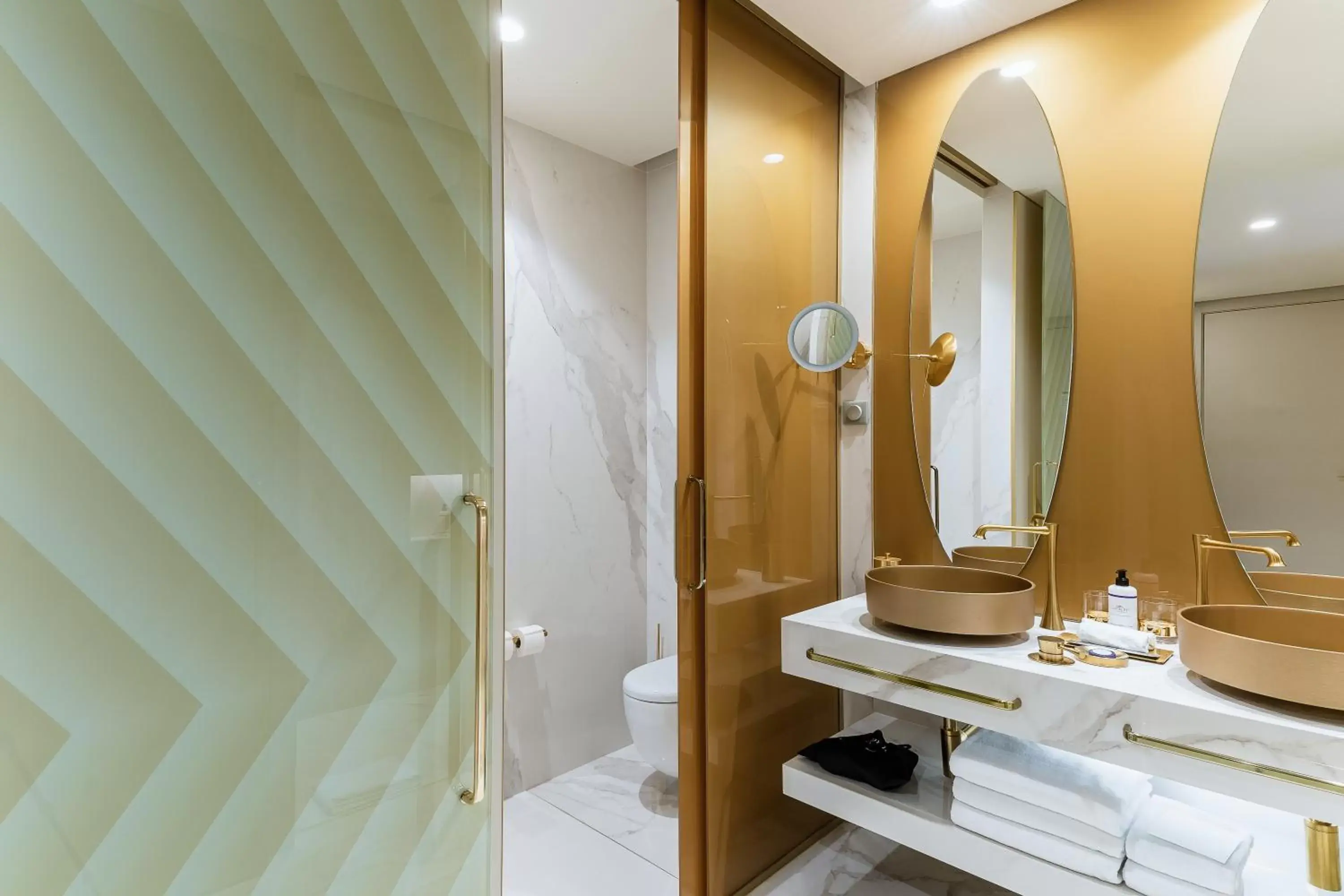 Bathroom in Savoy Palace - The Leading Hotels of the World - Savoy Signature