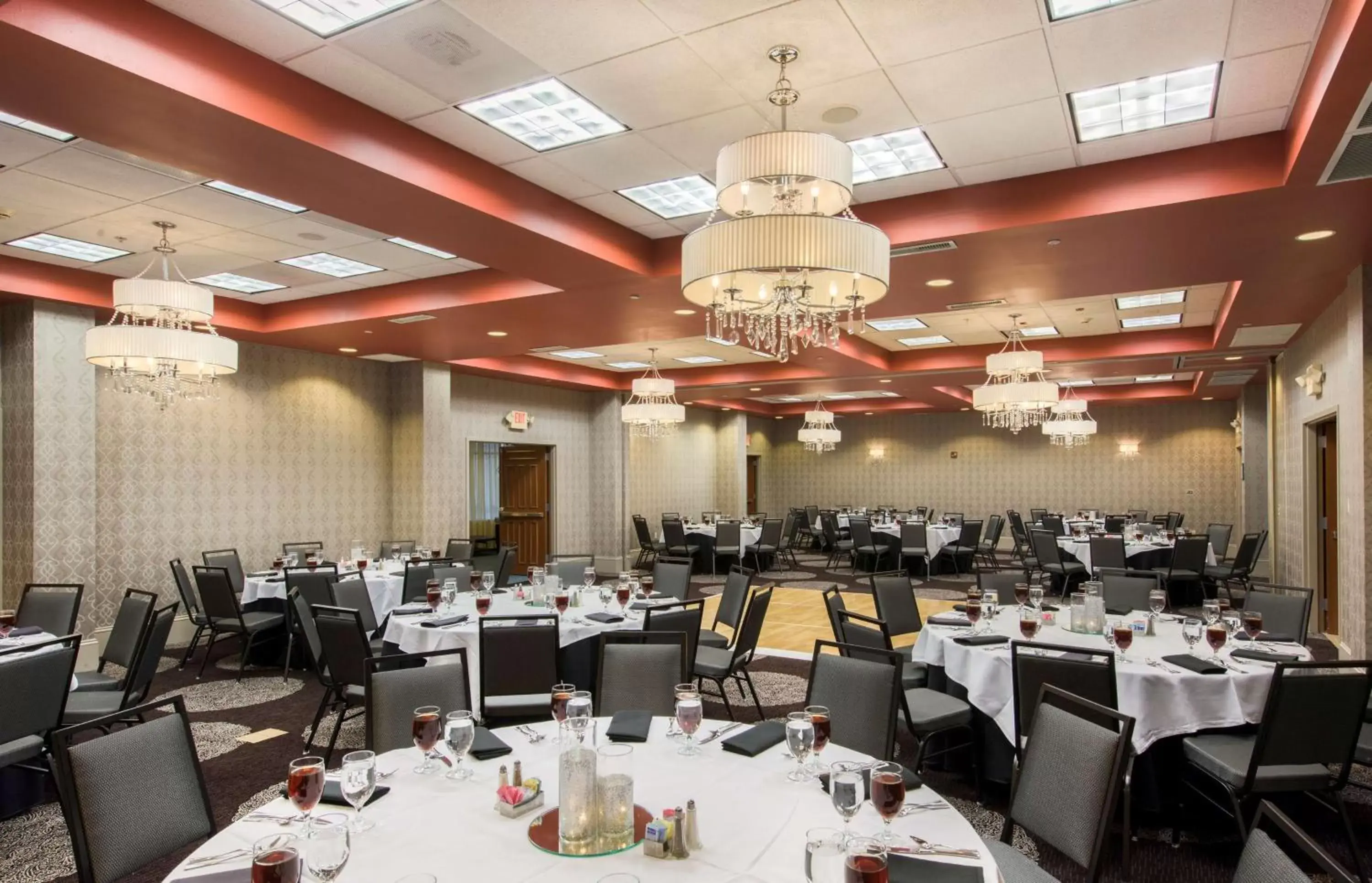 Meeting/conference room, Restaurant/Places to Eat in Hampton Inn & Suites Raleigh-Durham Airport-Brier Creek