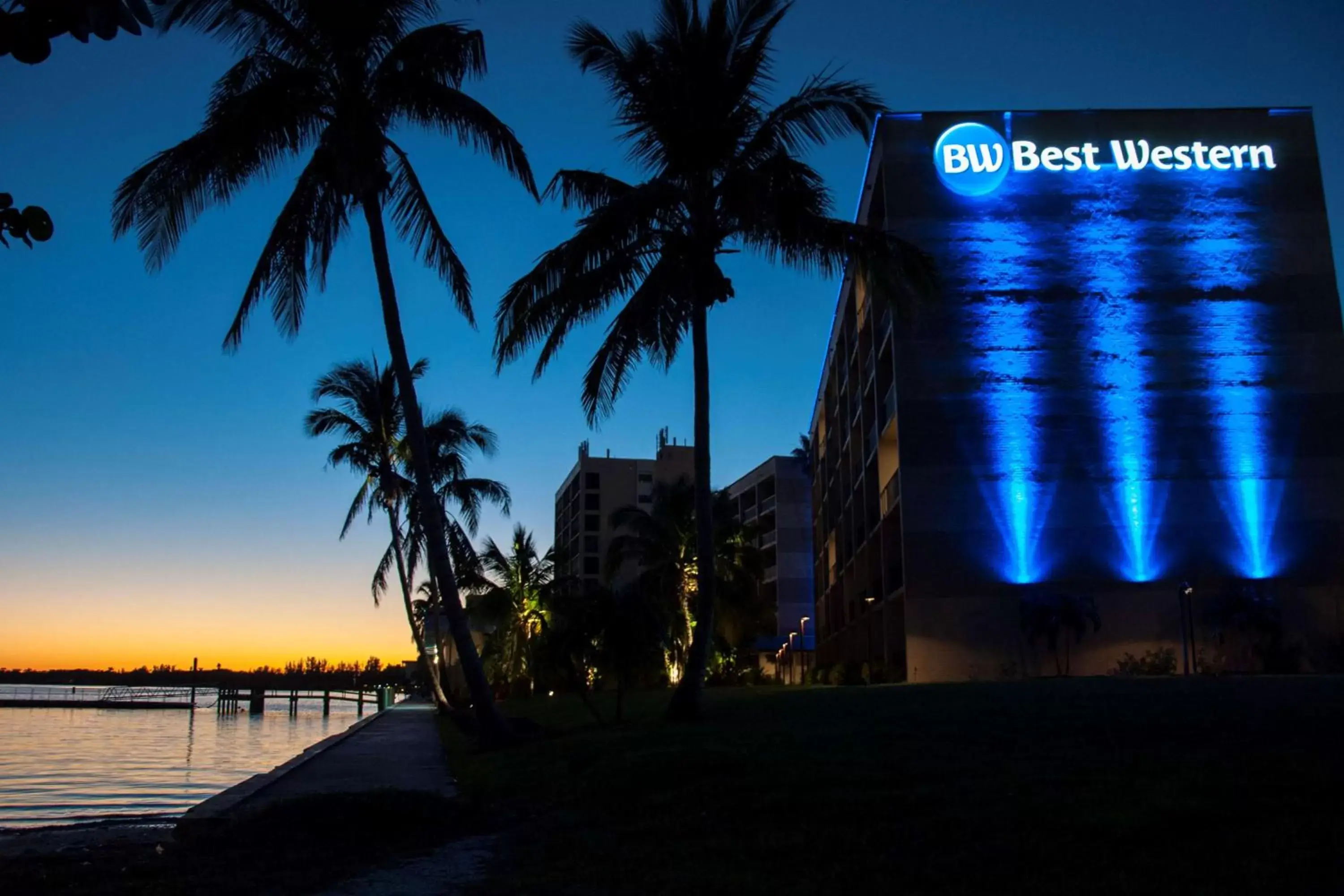 Property building in Best Western Fort Myers Waterfront