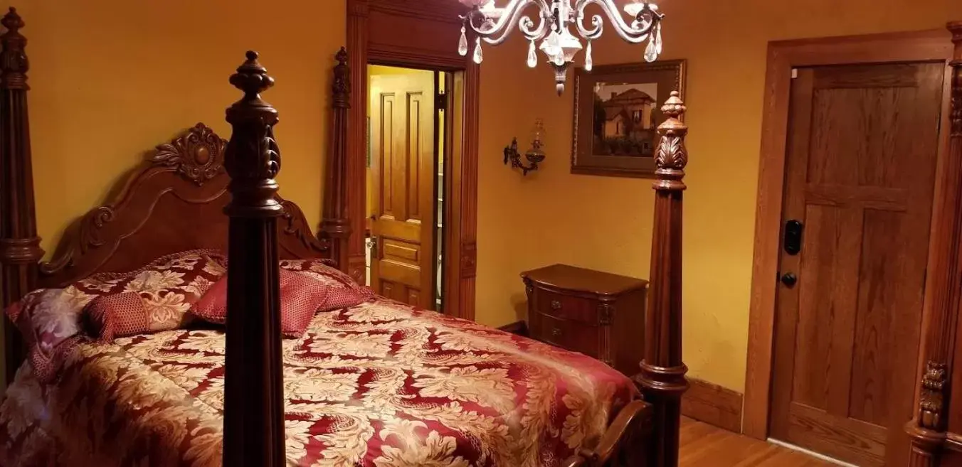 Bed in Historic Victorian Inn