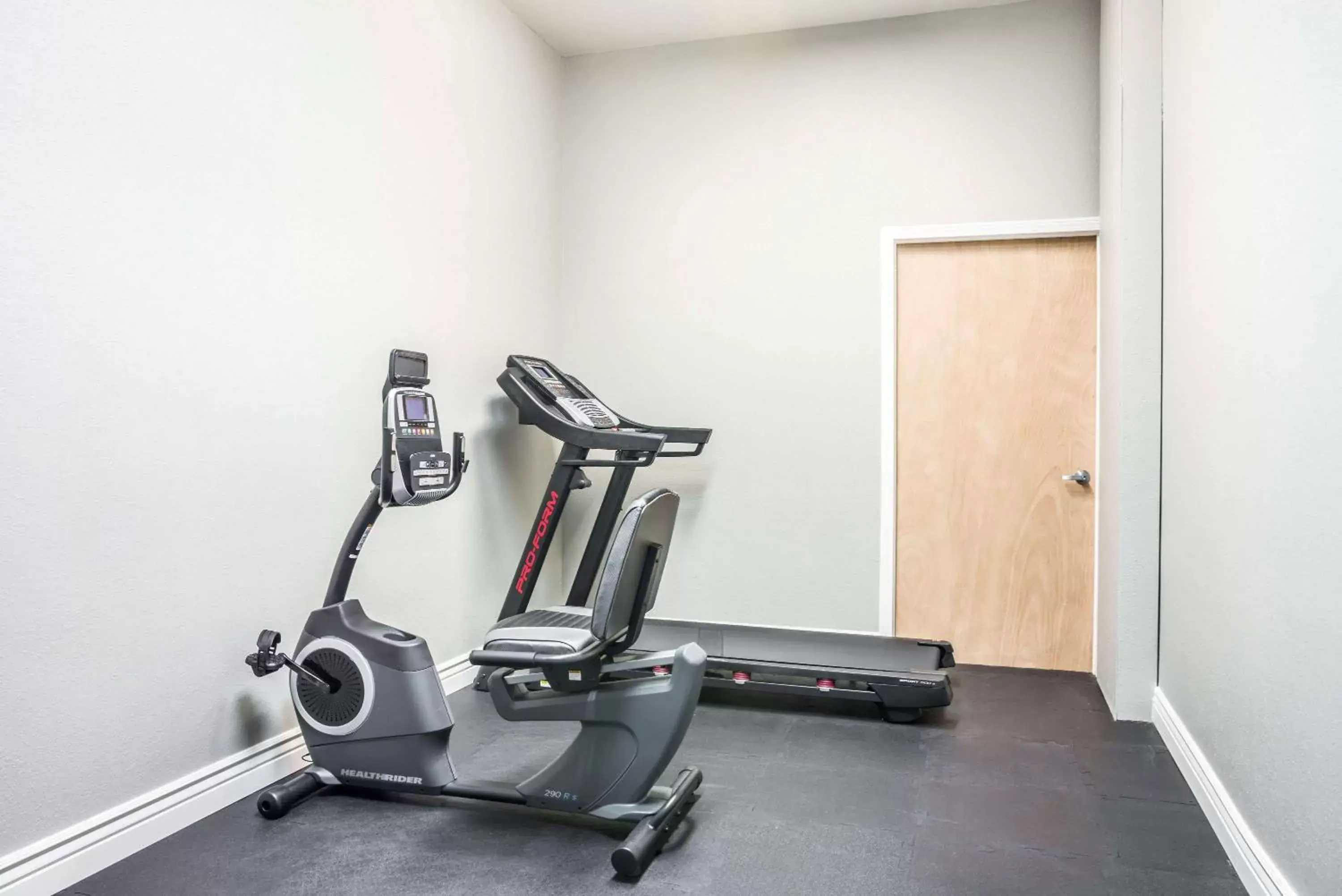 Fitness centre/facilities, Fitness Center/Facilities in Baymont by Wyndham Indianapolis Northeast