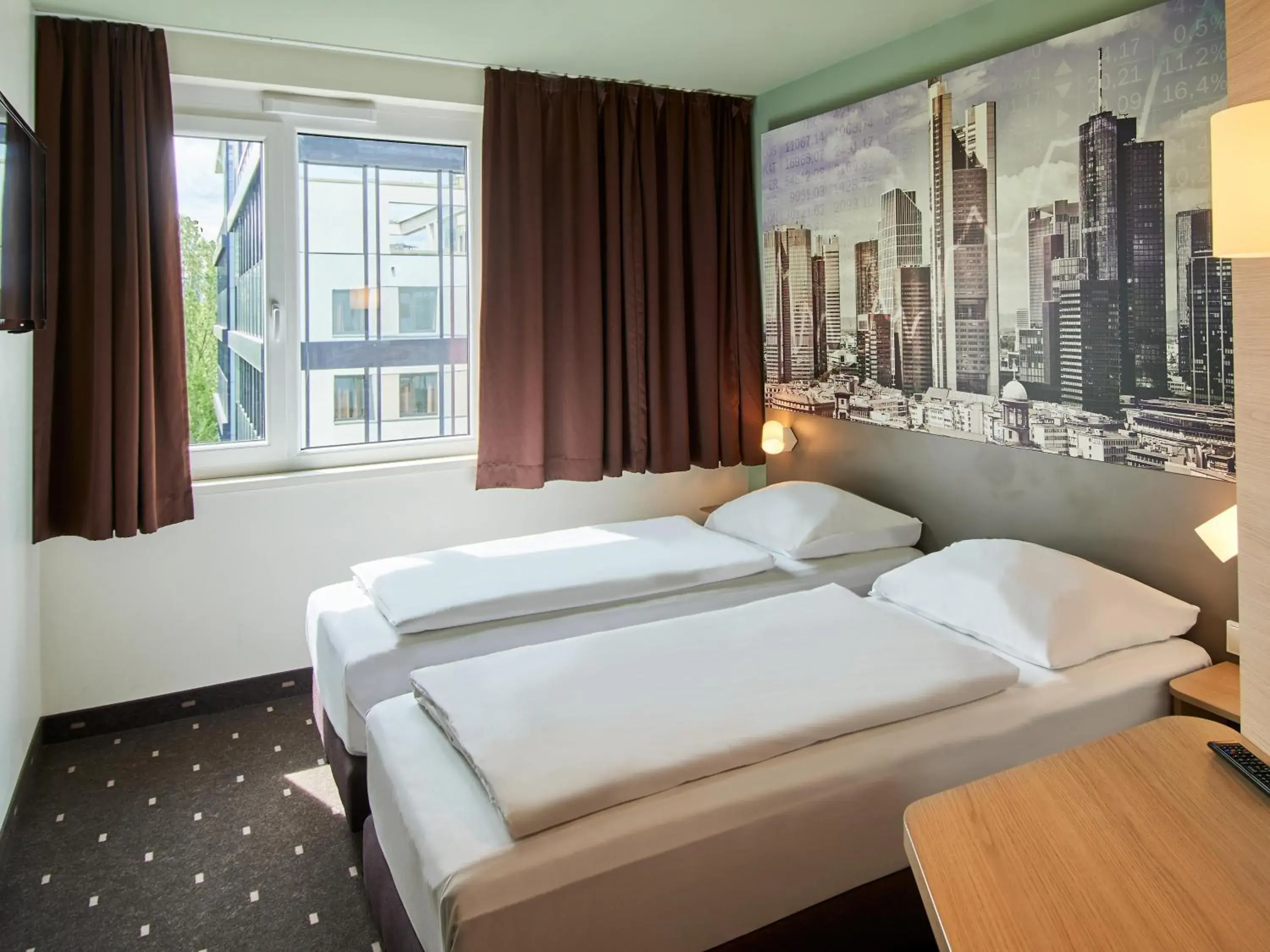 TV and multimedia, Bed in B&B Hotel Frankfurt-West