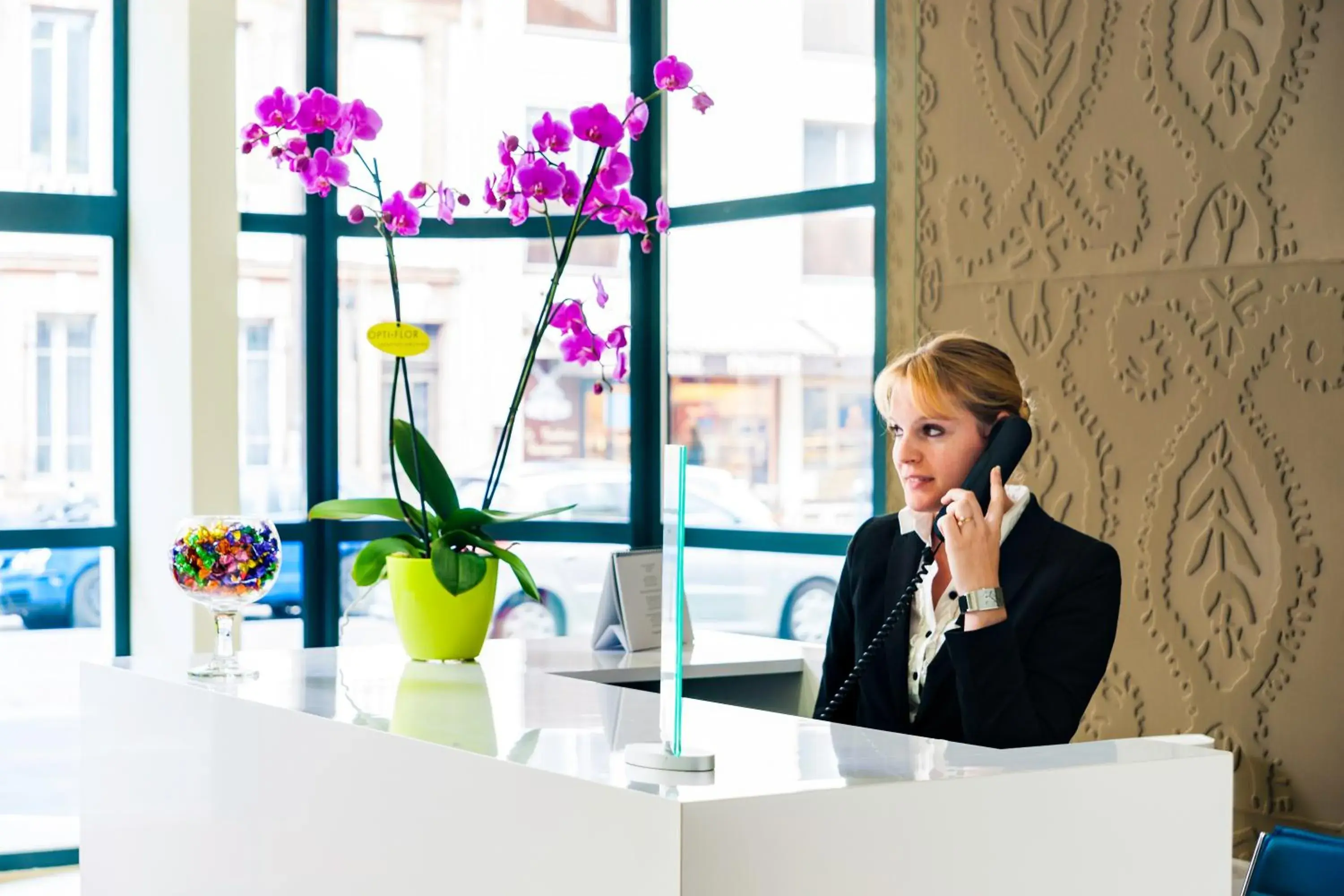 Staff in Lagrange Aparthotel Toulouse Saint-Michel