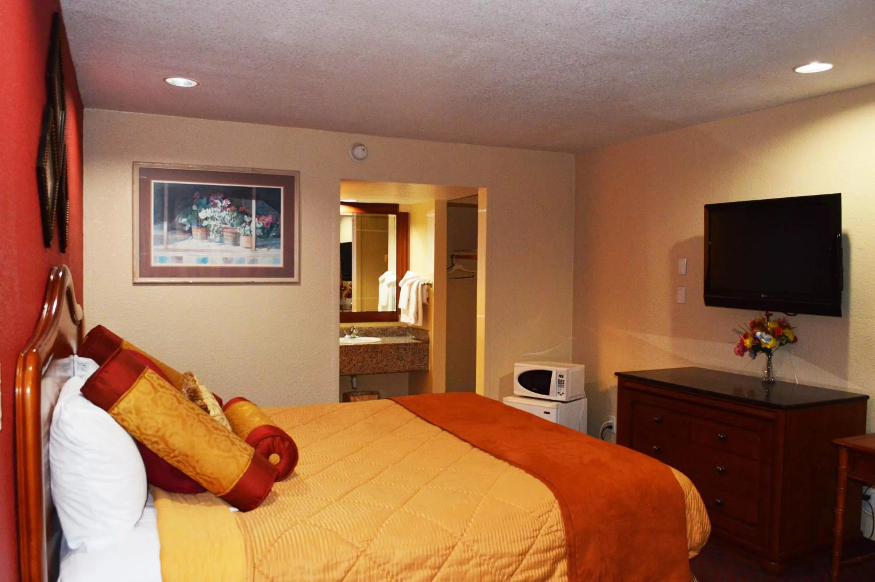 Bed in Imperial Inn Oakland