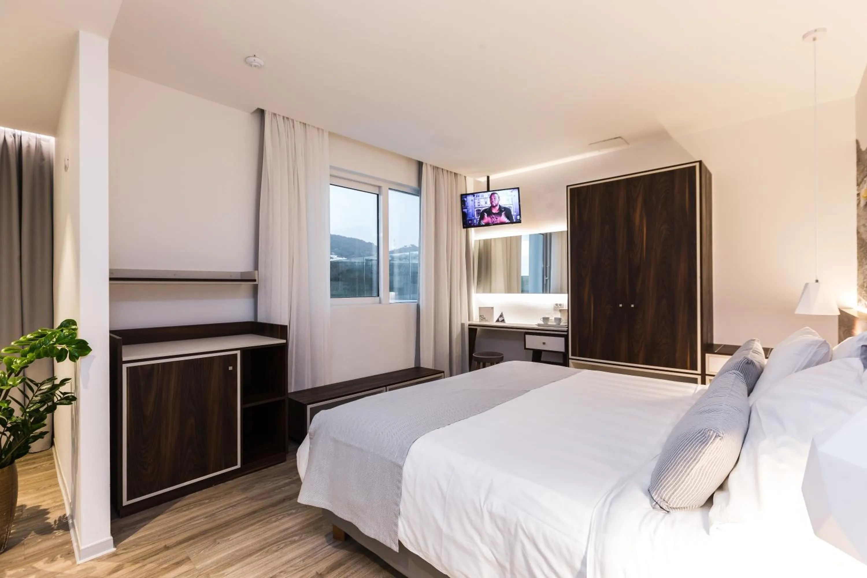 Photo of the whole room, Bed in Atrium Ambiance Hotel