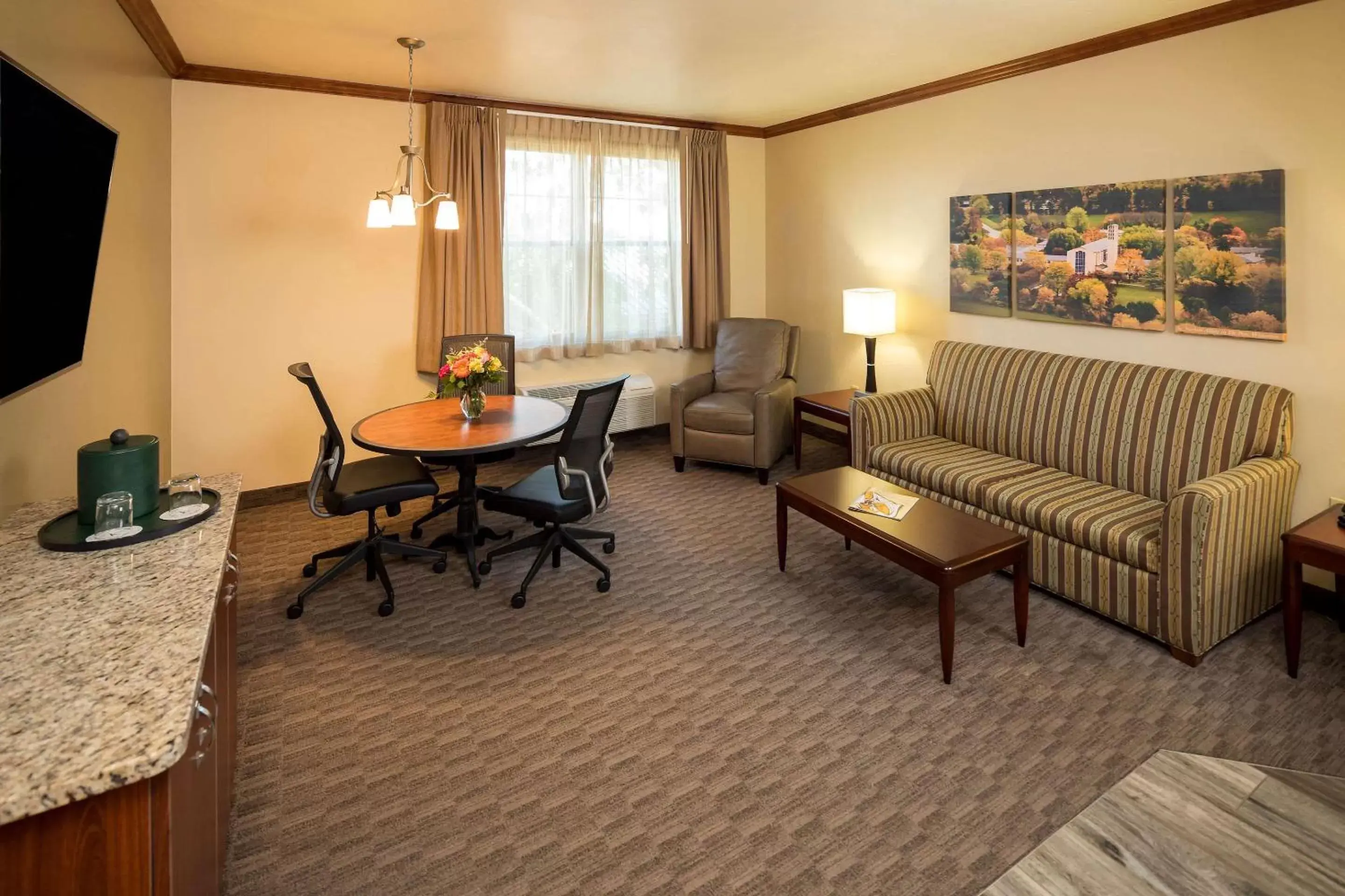 Photo of the whole room in Kress Inn, Ascend Hotel Collection